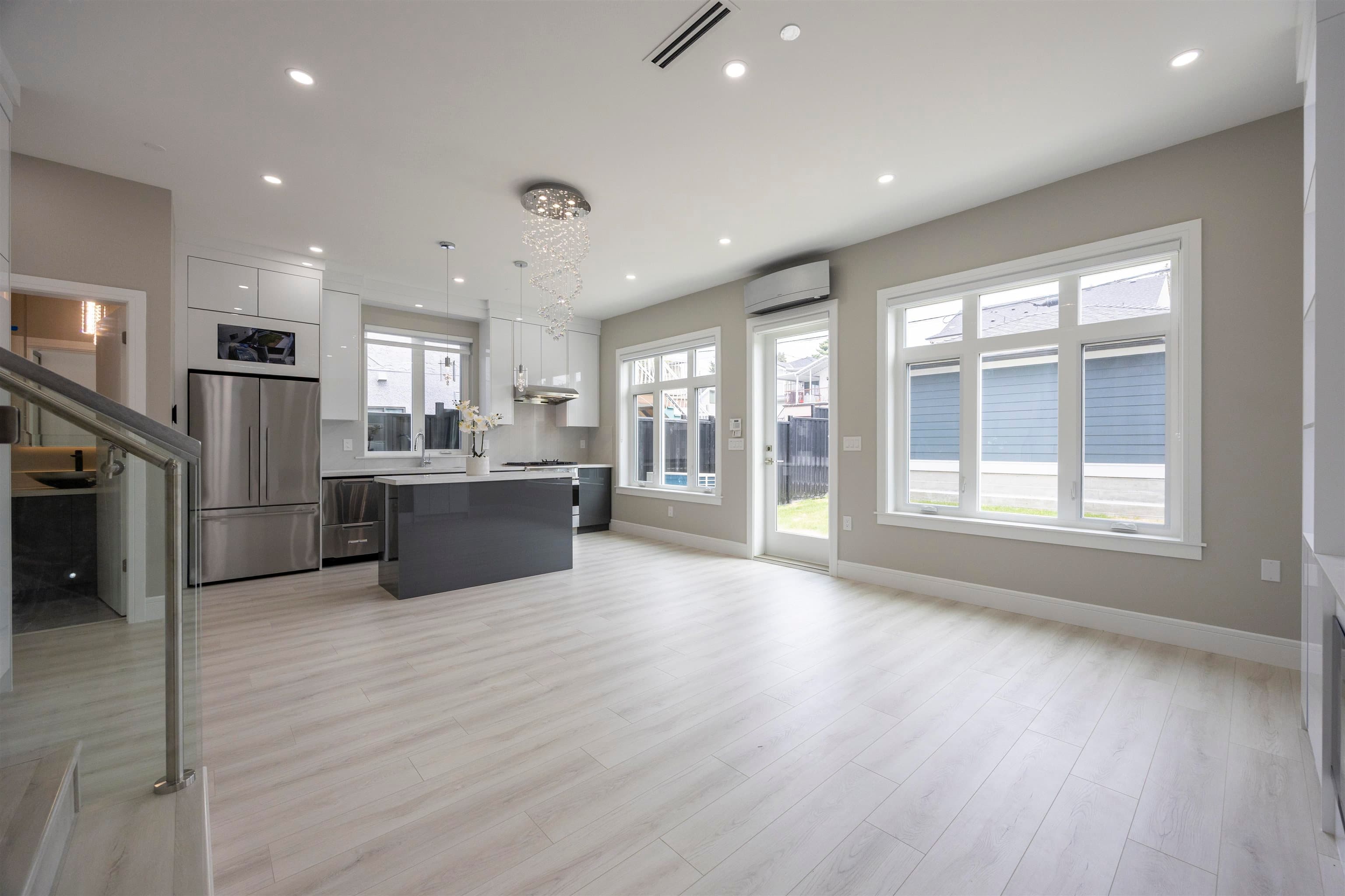 2 - 5808 Lanark Street, Vancouver
