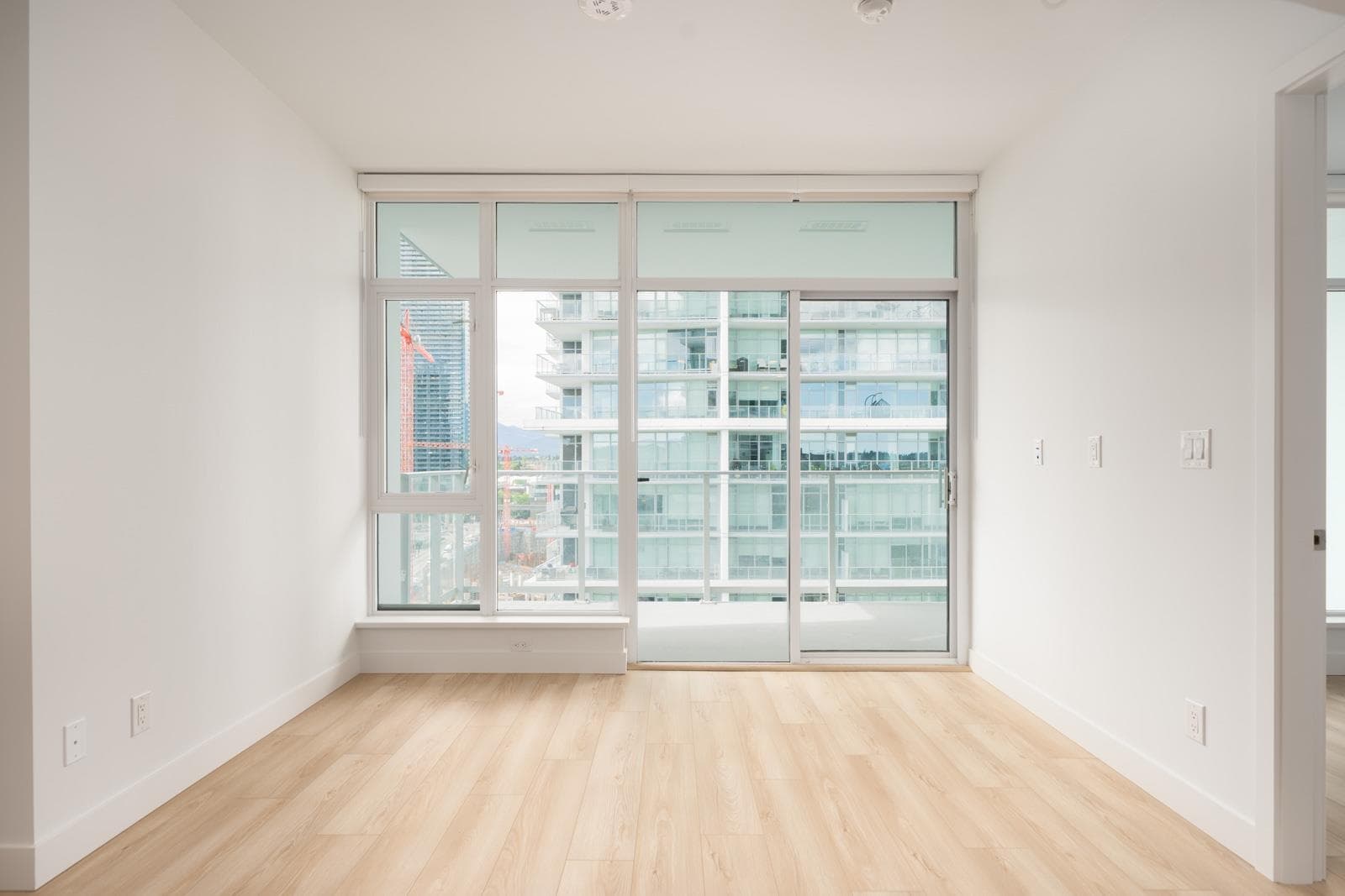 2102 - 2381 Beta Avenue, Burnaby, V5C 0P7 — photo 3