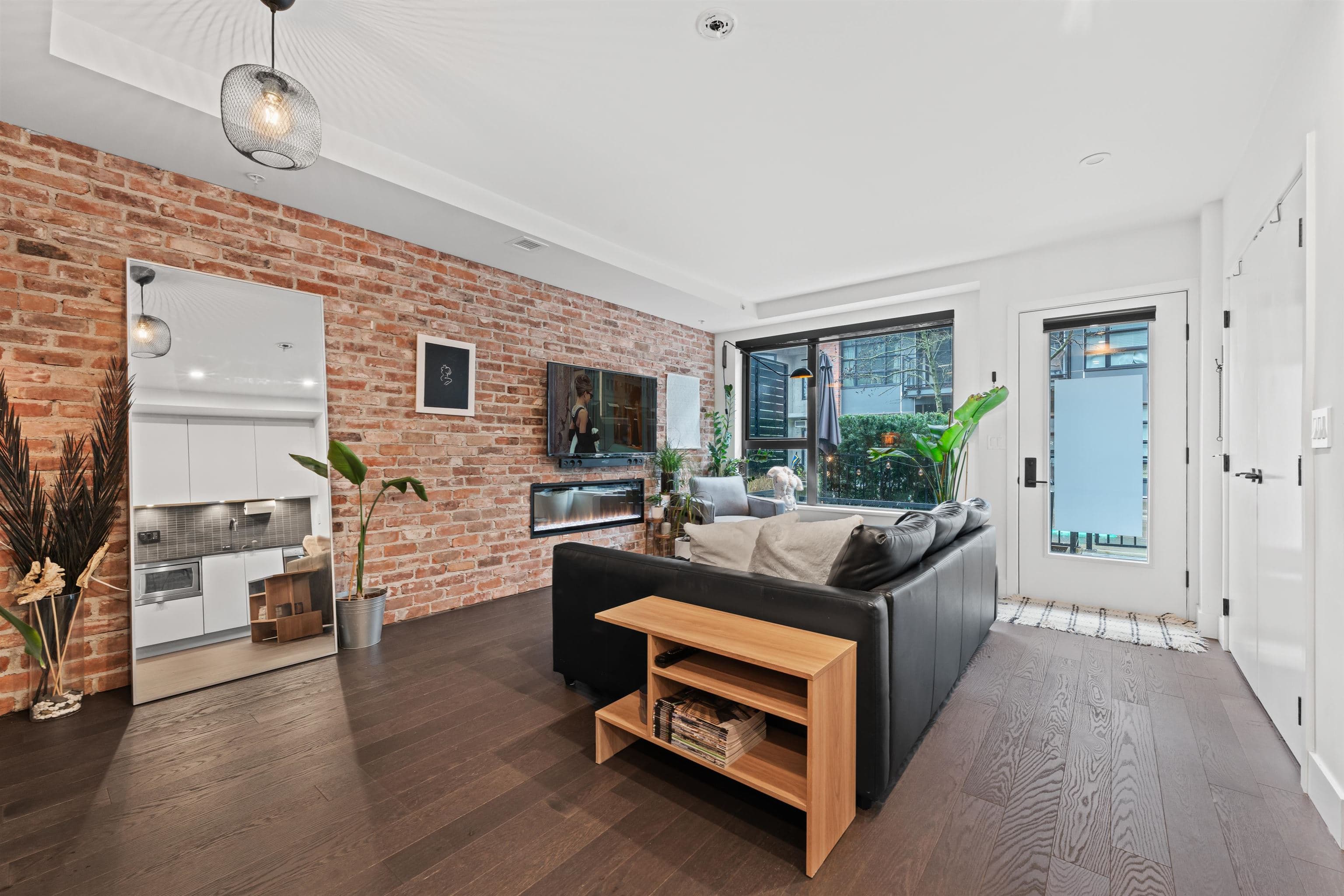2726 Spring Street, Port Moody, V3H 0K7 — photo 3