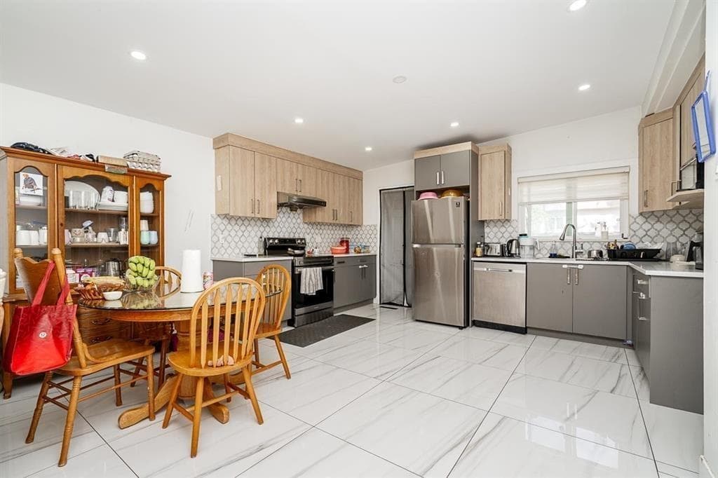 14125 75 Avenue, Surrey, V3W 2S9 — photo 3