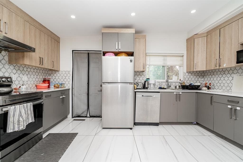 14125 75 Avenue, Surrey, V3W 2S9 — photo 4