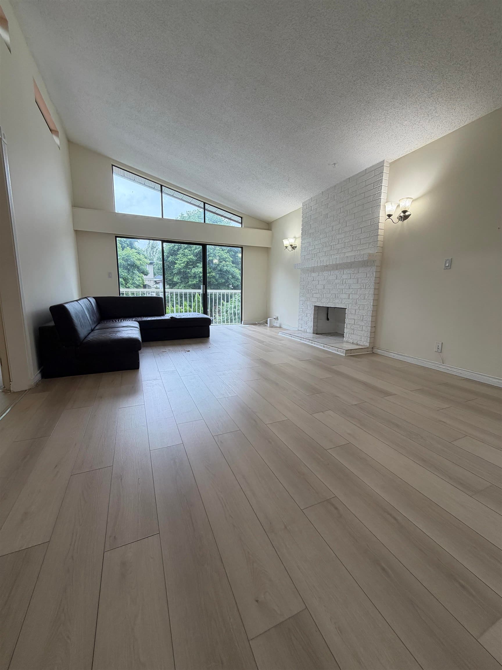 5794 Lanark Street, Vancouver, V5P 2Y5 — photo 2