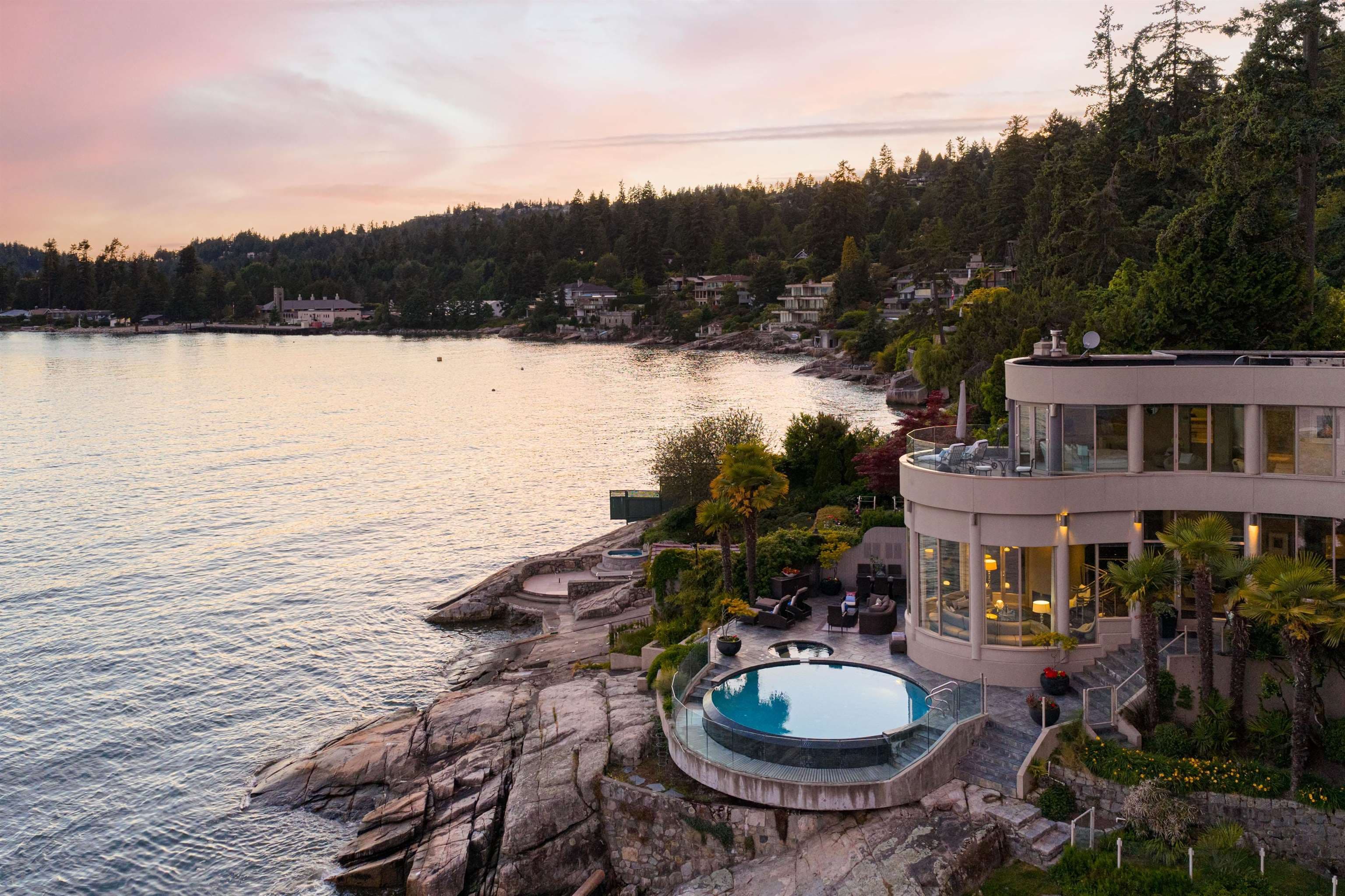 3912 Marine Drive, West Vancouver