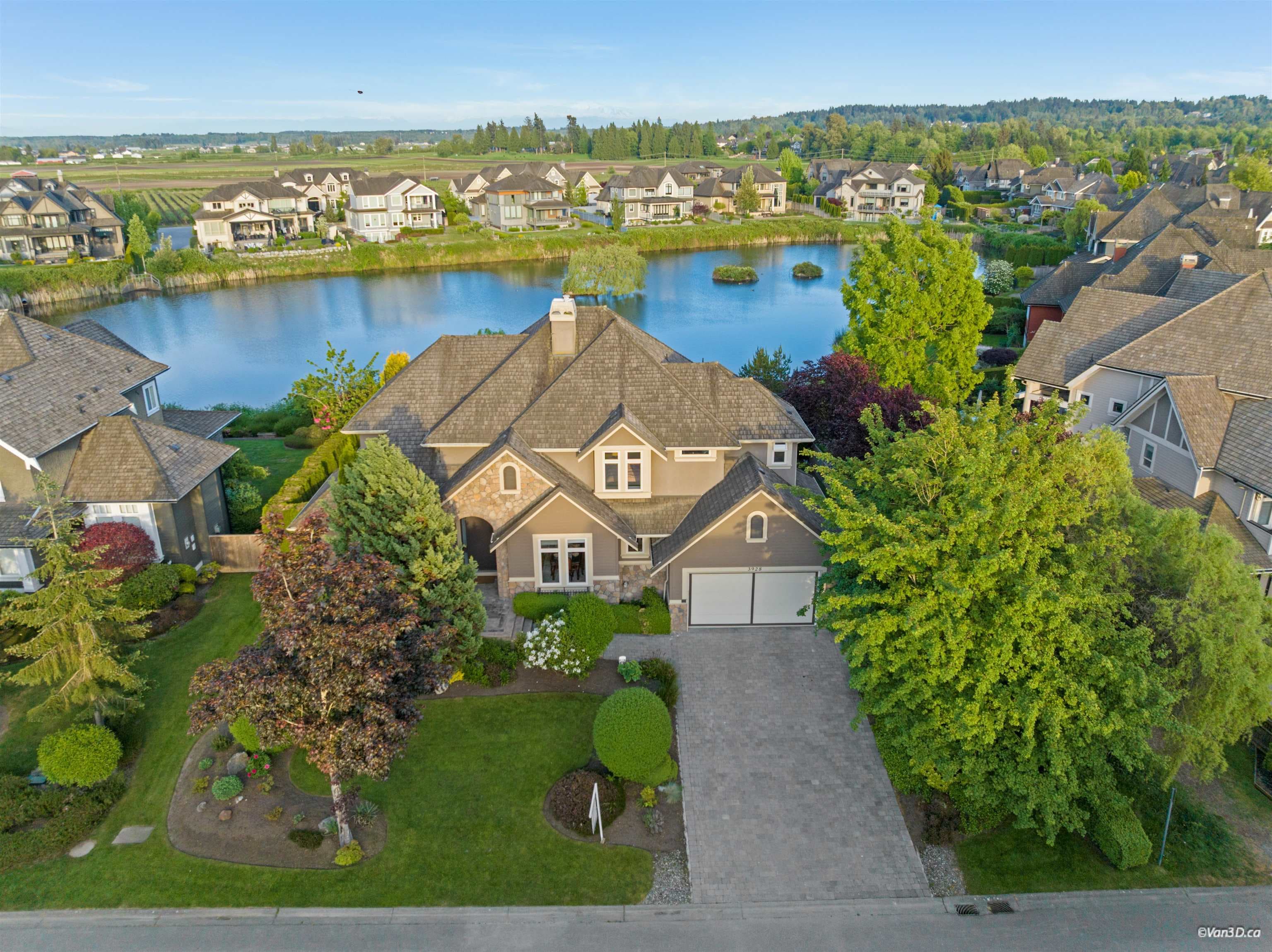 3928 159 Street, Surrey, V3Z 0Y3 — photo 1