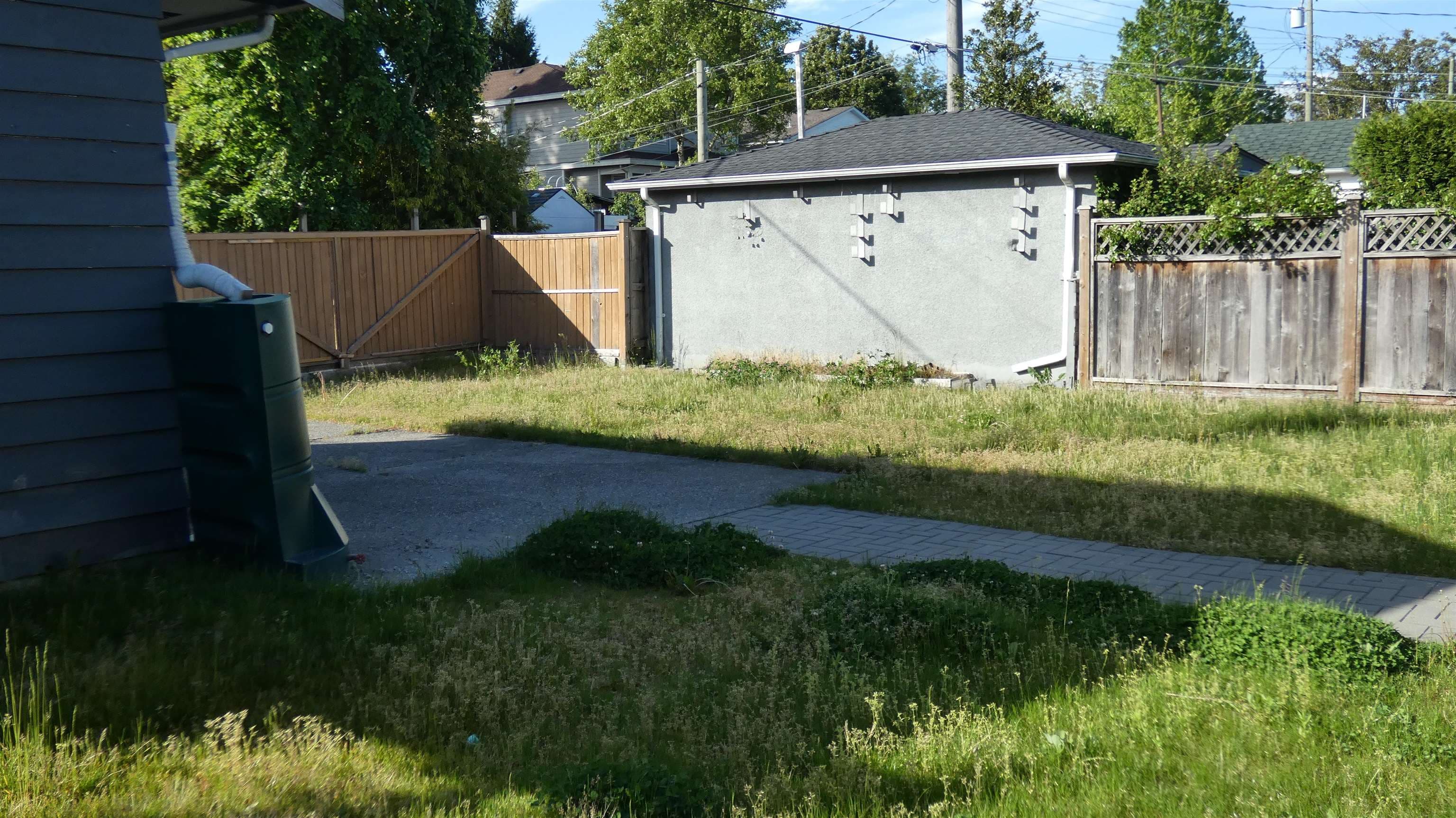 8391 11th Avenue, Burnaby, V3N 2P5 — photo 2