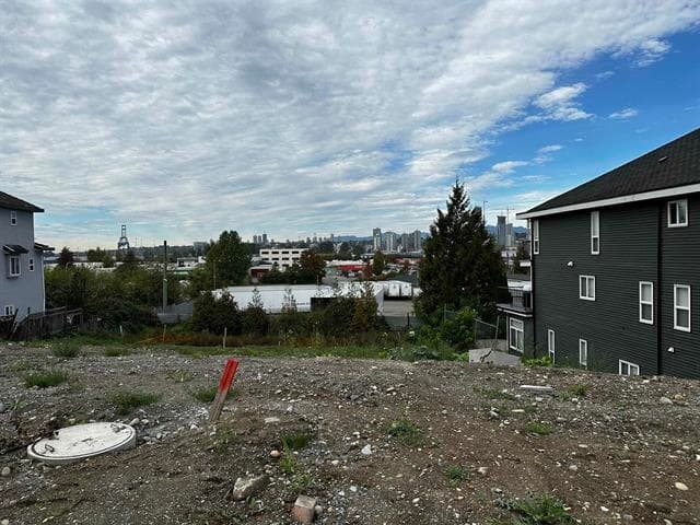11809 River Road, Surrey