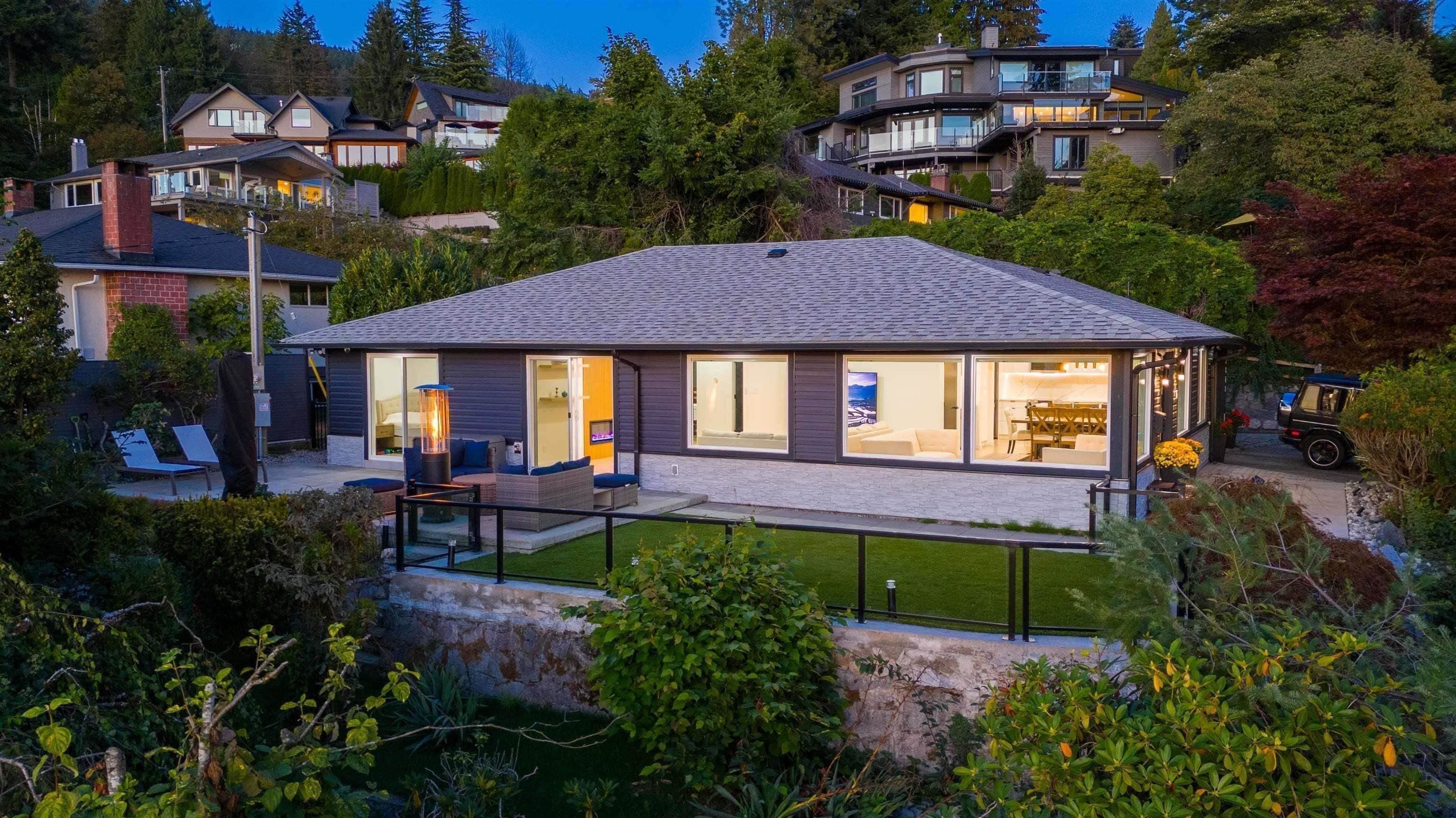 3812 Dalkeith Drive, North Vancouver