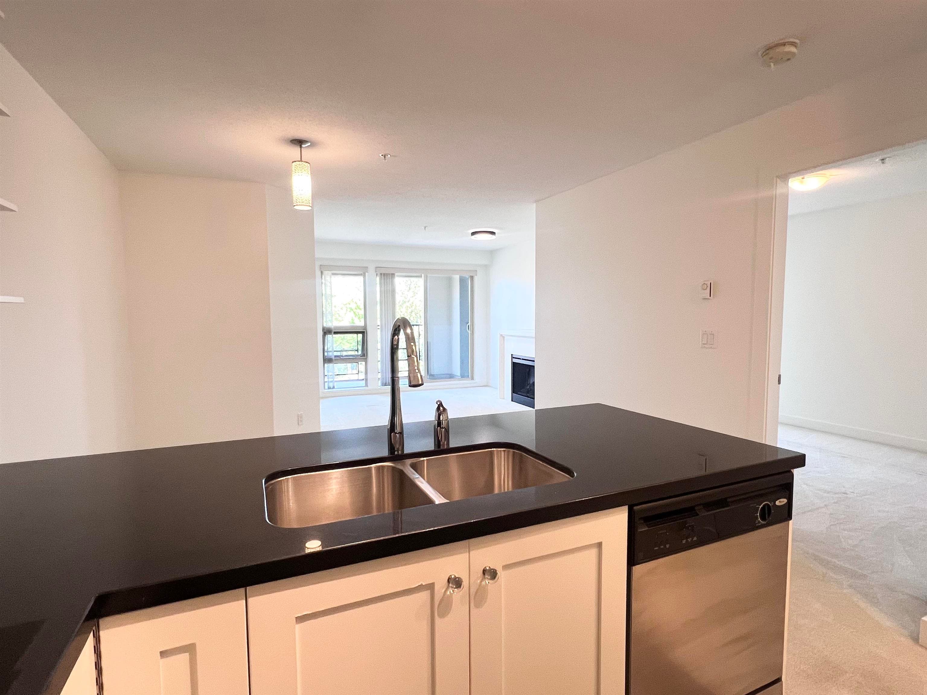 305 - 4550 Fraser Street, Vancouver