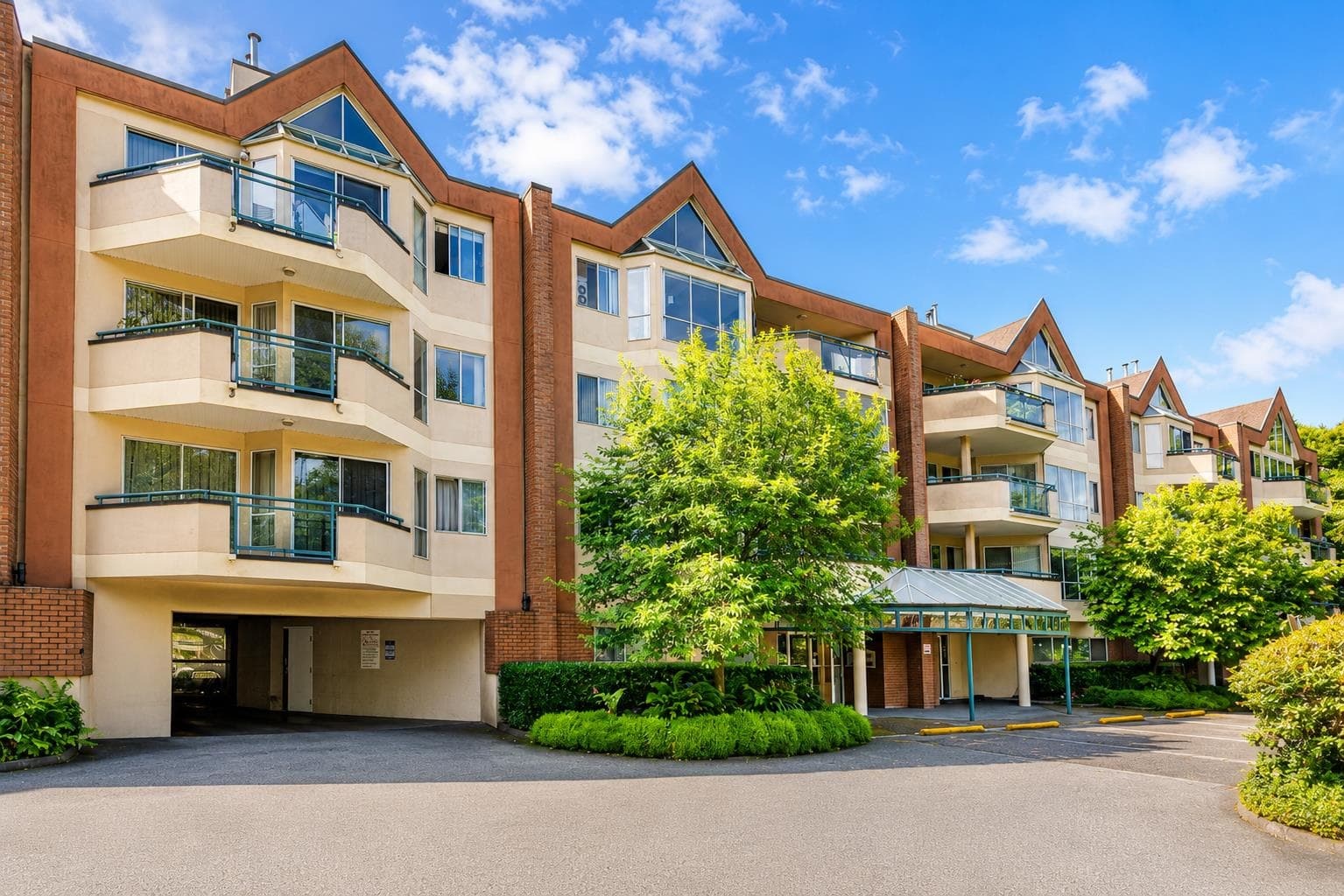 252 - 8600 Lansdowne Road, Richmond