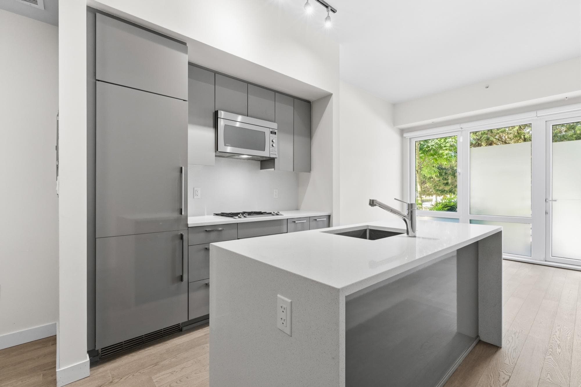 104 - 4488 Cambie Street, Vancouver, V5Y 0M2 — photo 1