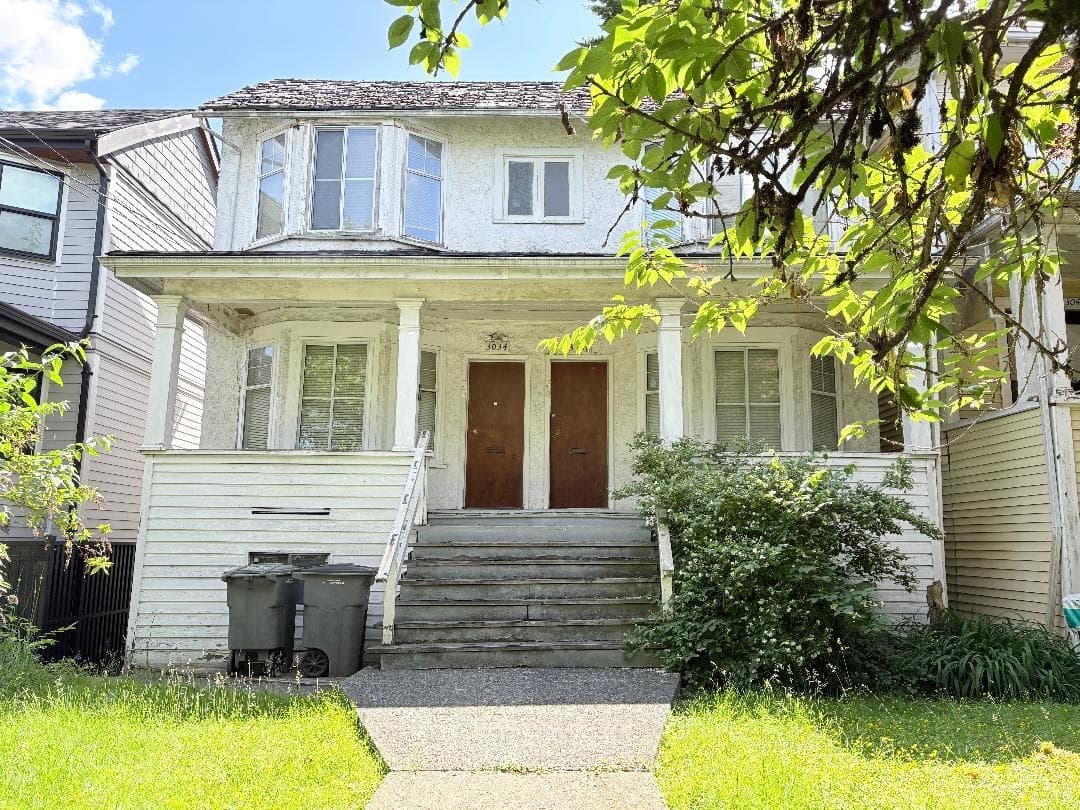 3034 Glen Drive, Vancouver, V5T 4C1 — photo 1