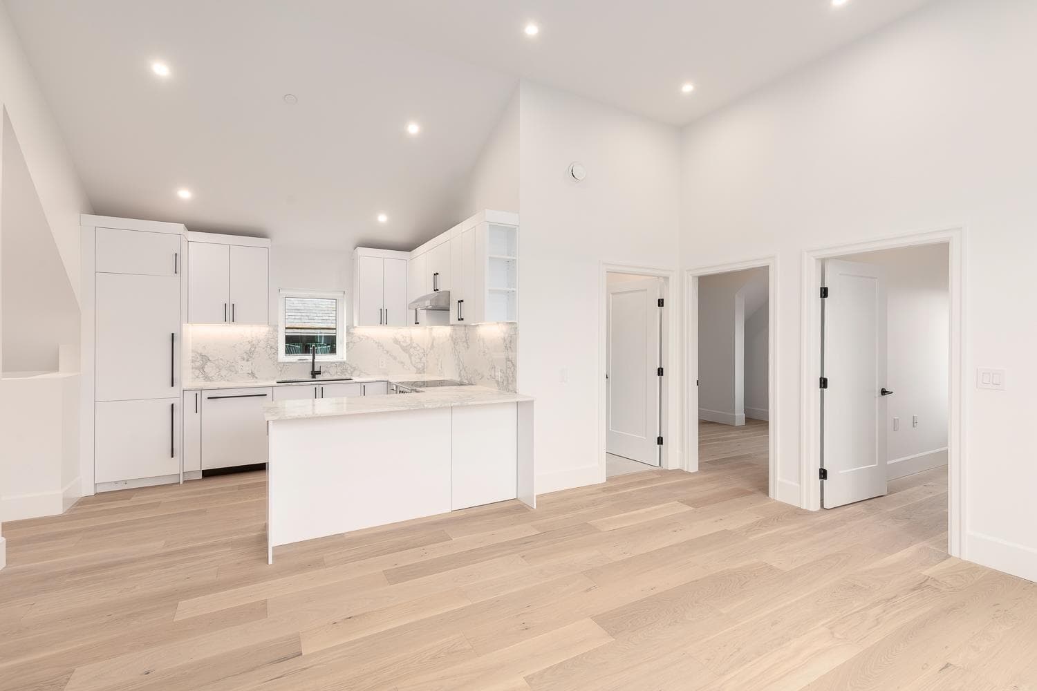 849 E 19th Avenue, Vancouver, V5V 1K6 — photo 1