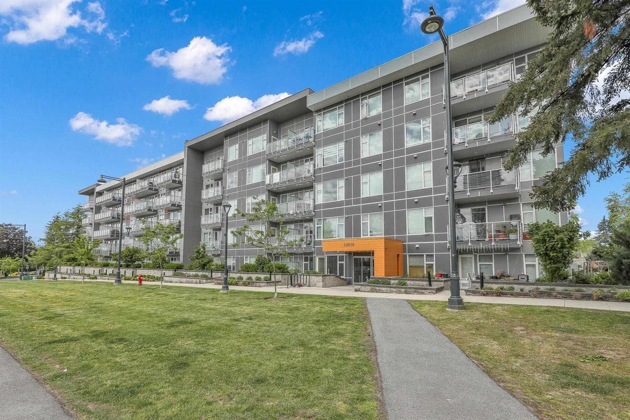 220 - 10838 Whalley Boulevard, Surrey
