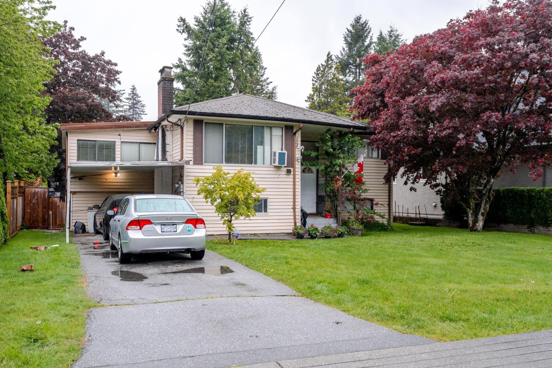 654 Linton Street, Coquitlam, V3J 6J9 — photo 1