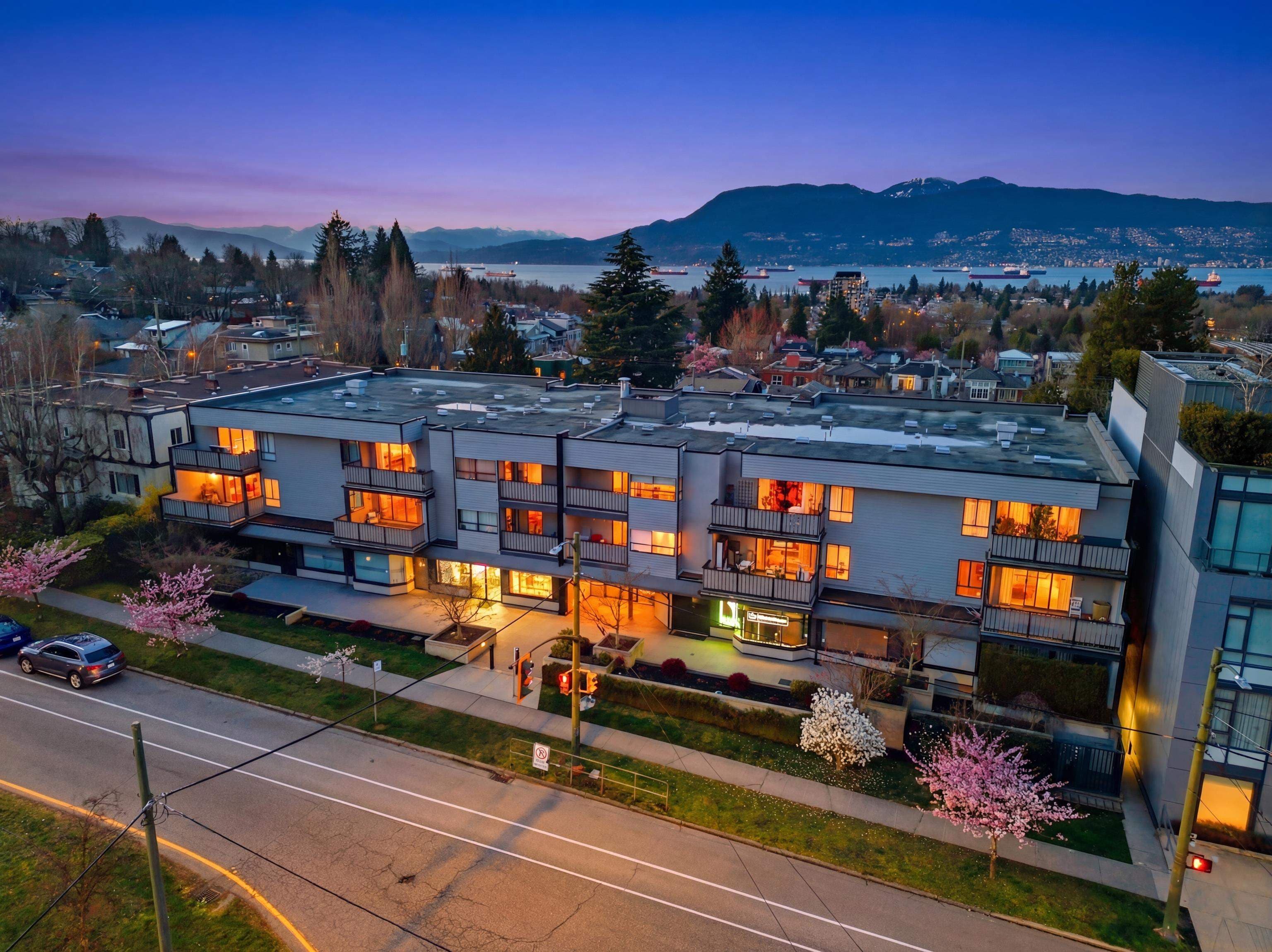 207 - 3663 W 16 Avenue, Vancouver