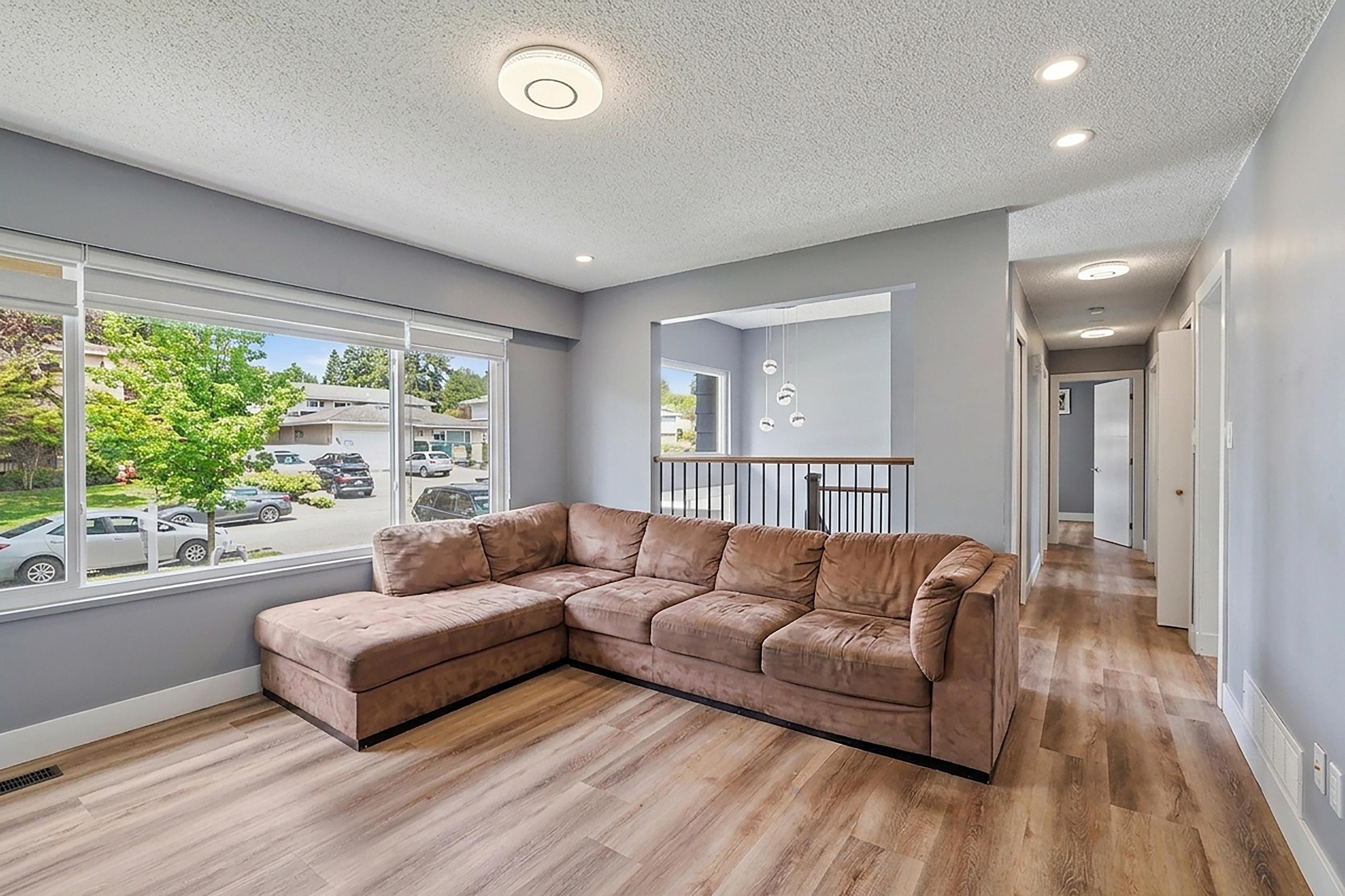 9024 123a Street, Surrey, V3V 6K3 — photo 2