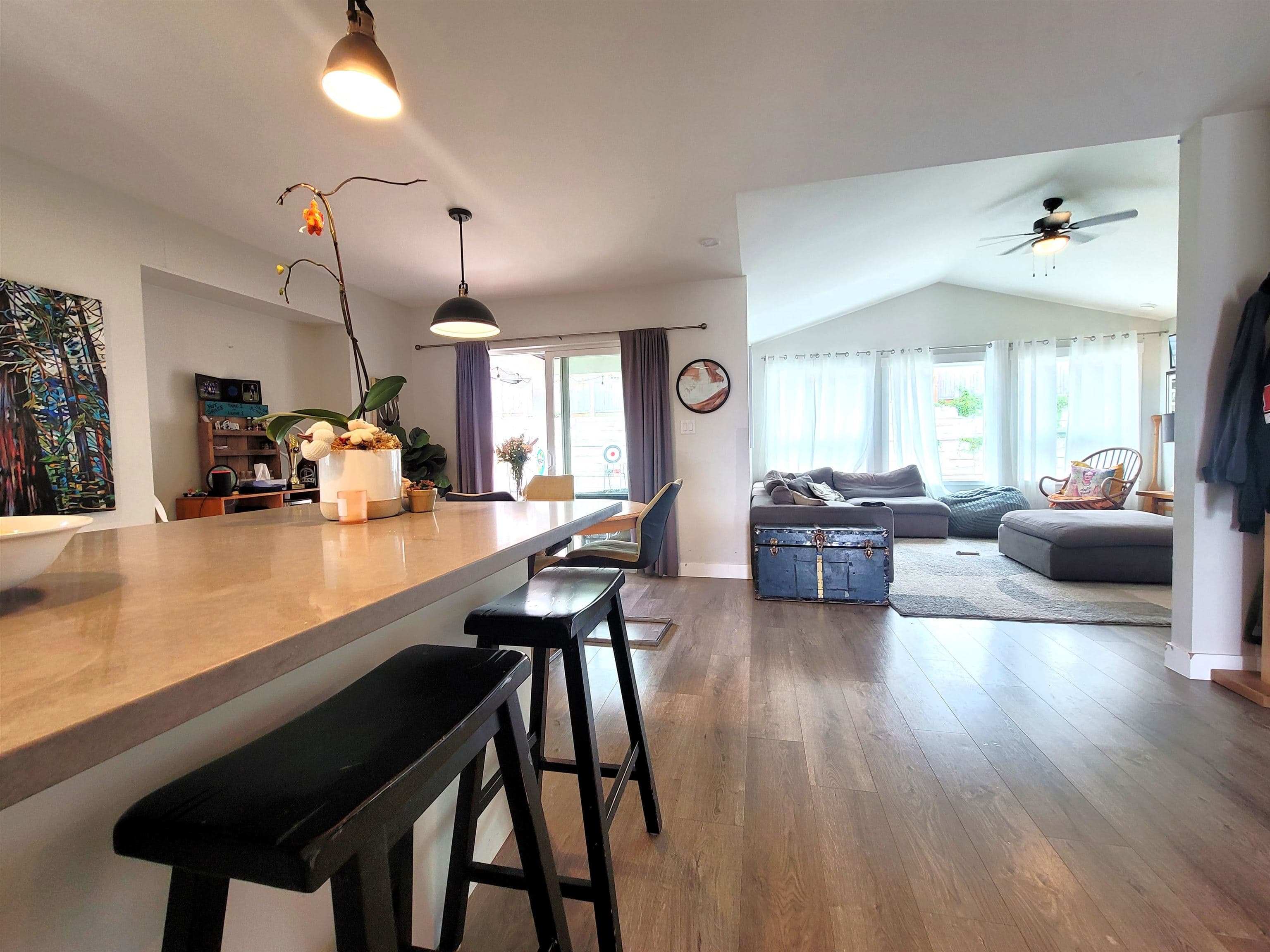 1040 Celia Crescent, Gibsons, V0N 1V7 — photo 5