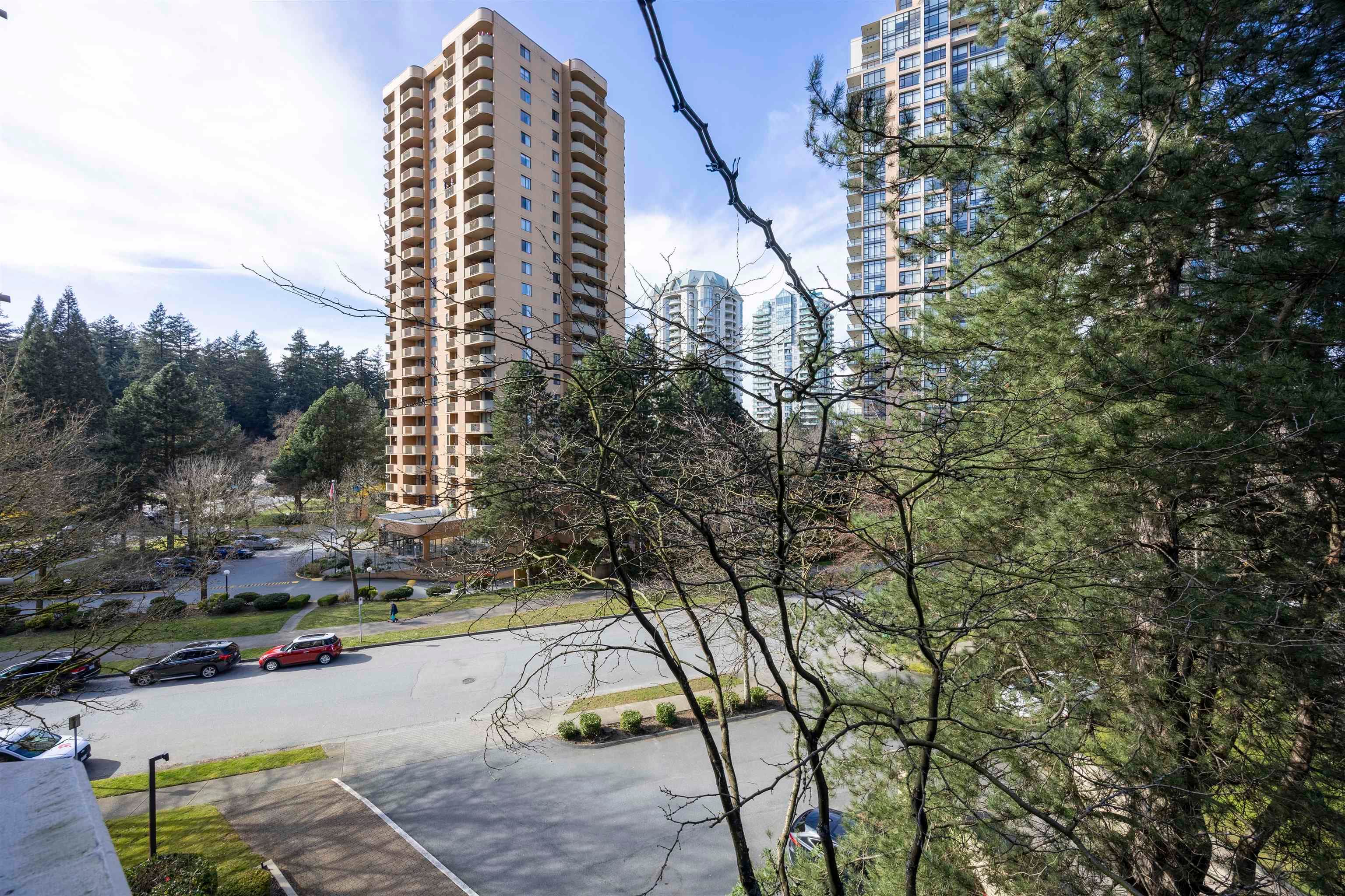 502 - 6282 Kathleen Avenue, Burnaby