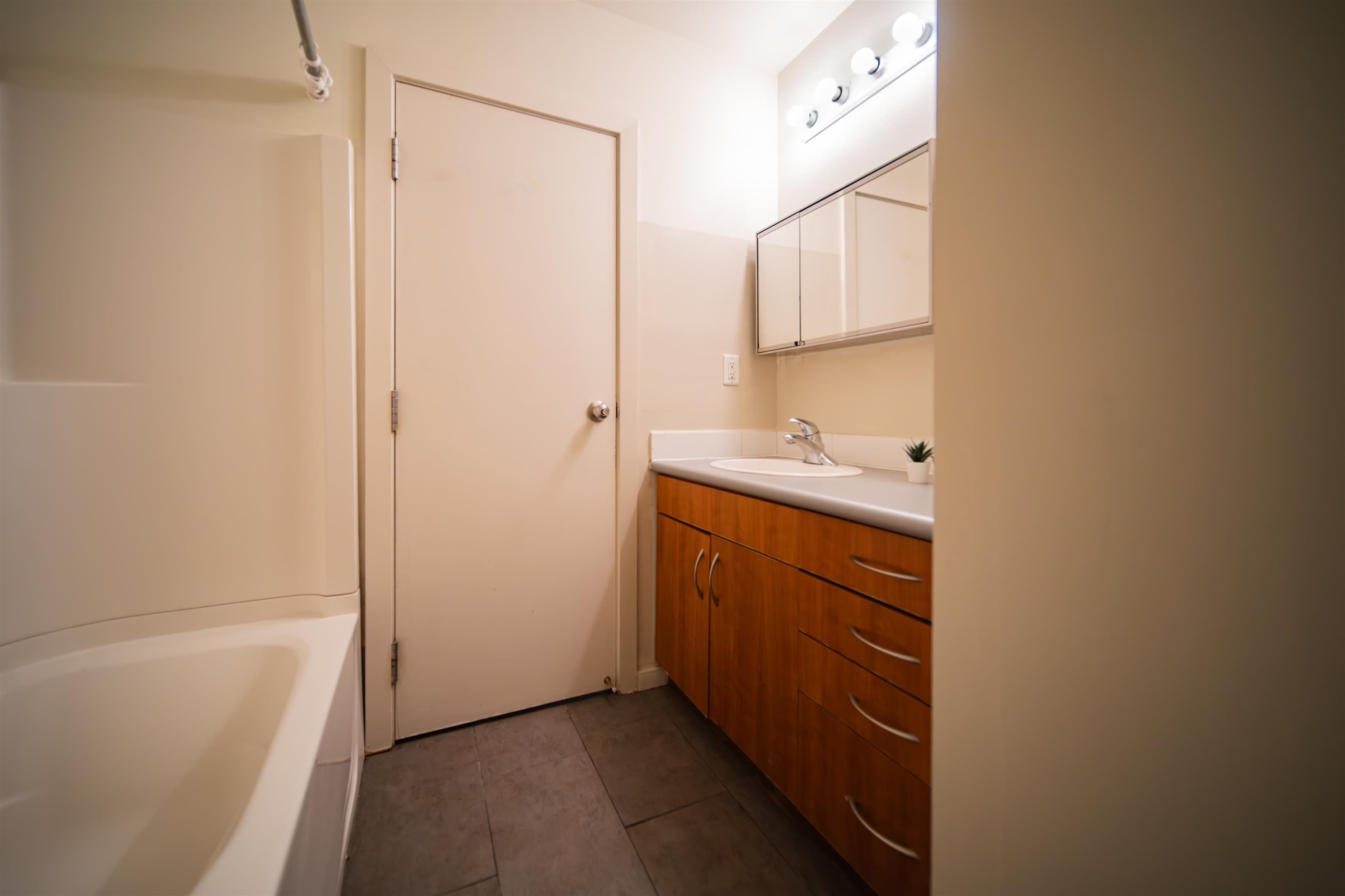 203 - 440 Richards Street, Vancouver, V6B 2Z3 — photo 2