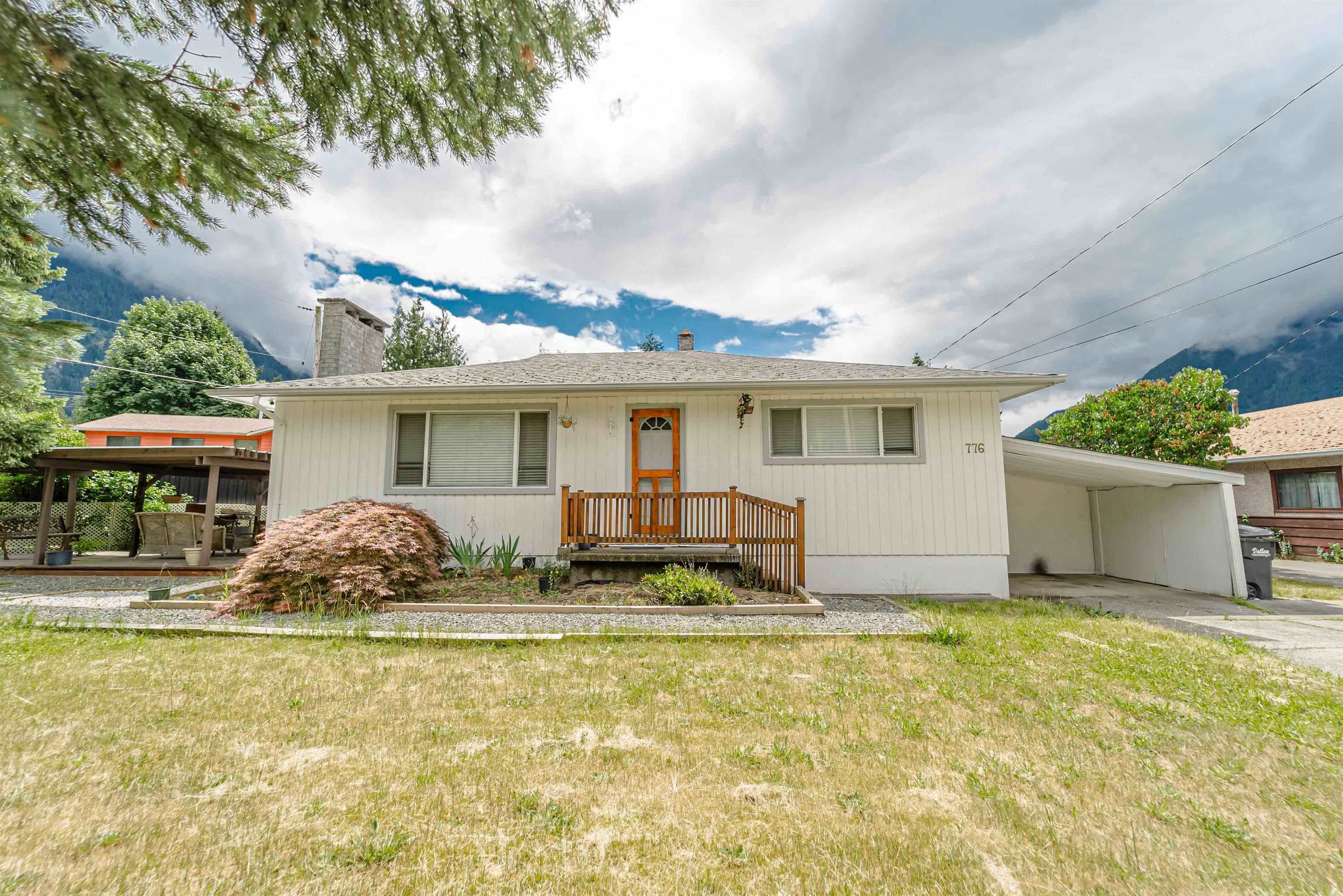 776 7th Avenue, Hope, V0X 1L4 — photo 2