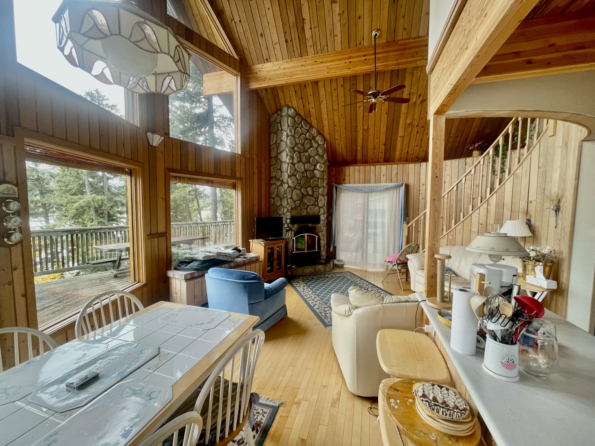 8200 Gun Lake Road, Pemberton