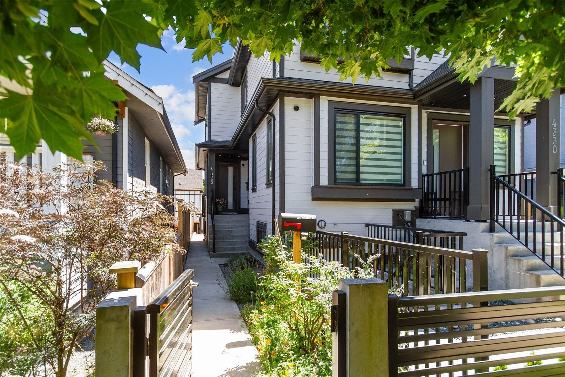 4328 Gladstone Street, Vancouver