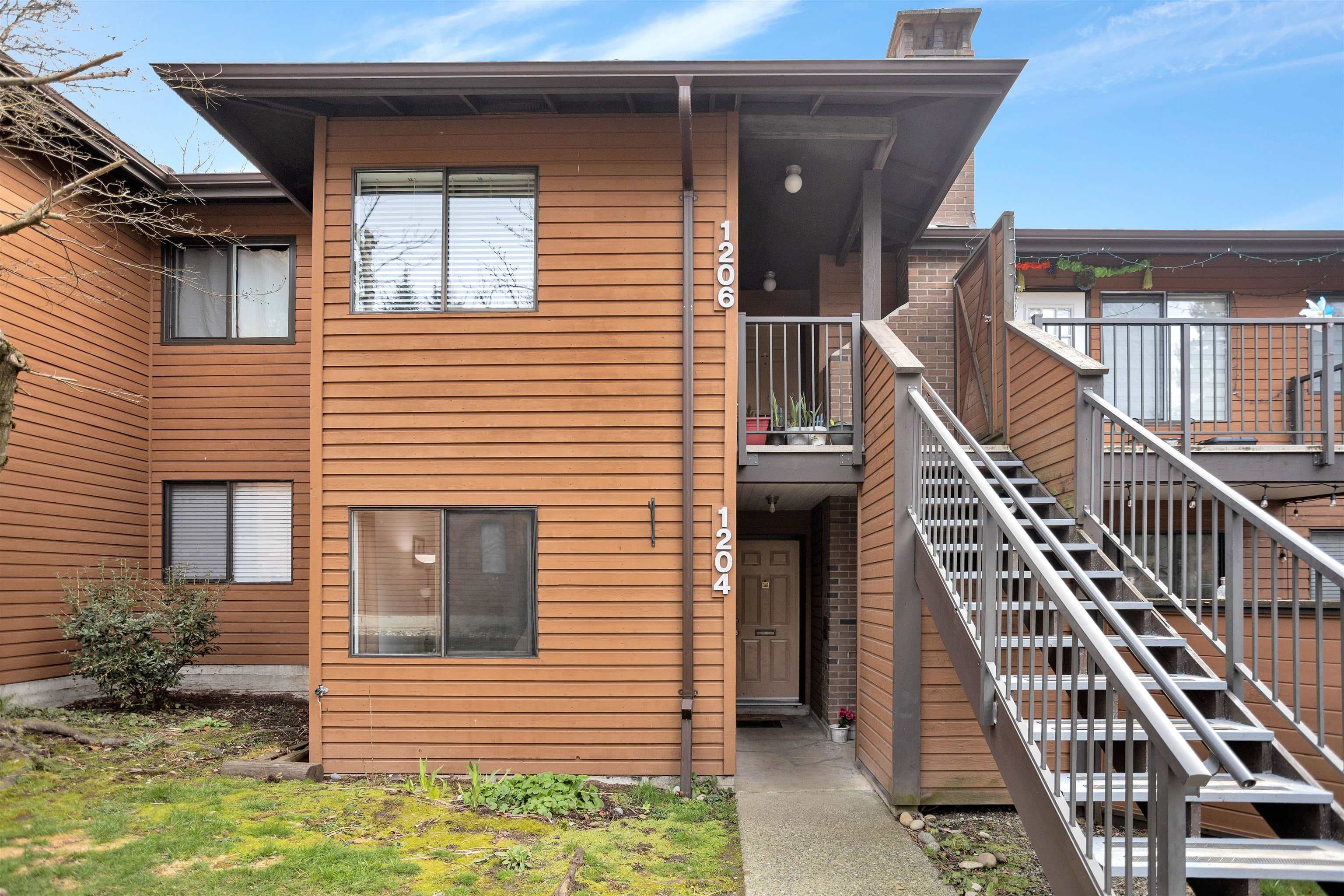 1204 - 10620 150 Street, Surrey, V3R 7S1 — photo 1