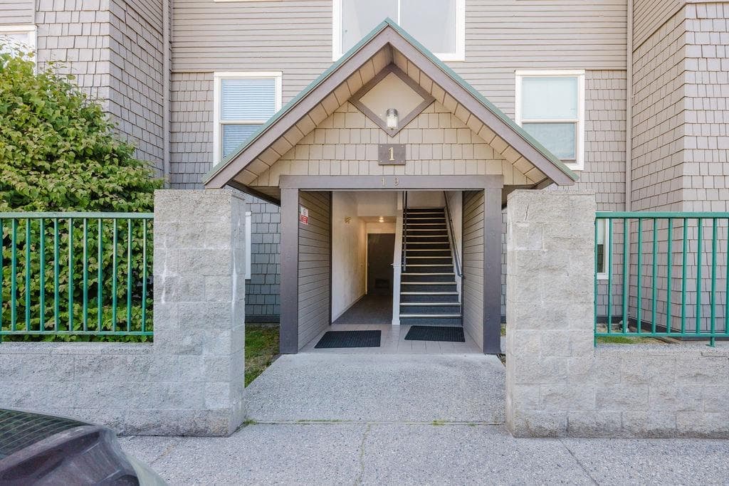 2 - 622 Farnham Road, Gibsons