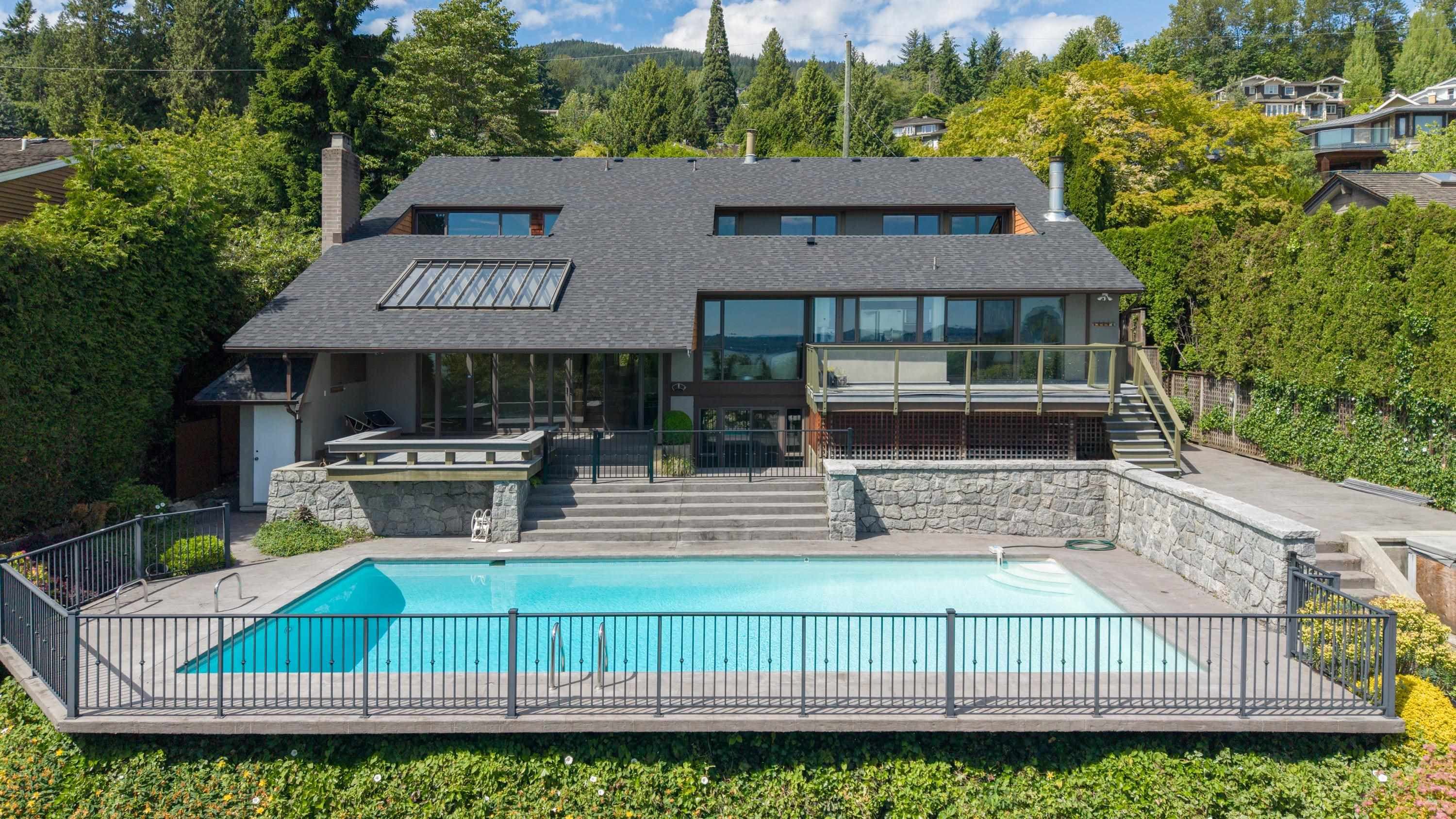 2370 Queens Avenue, West Vancouver