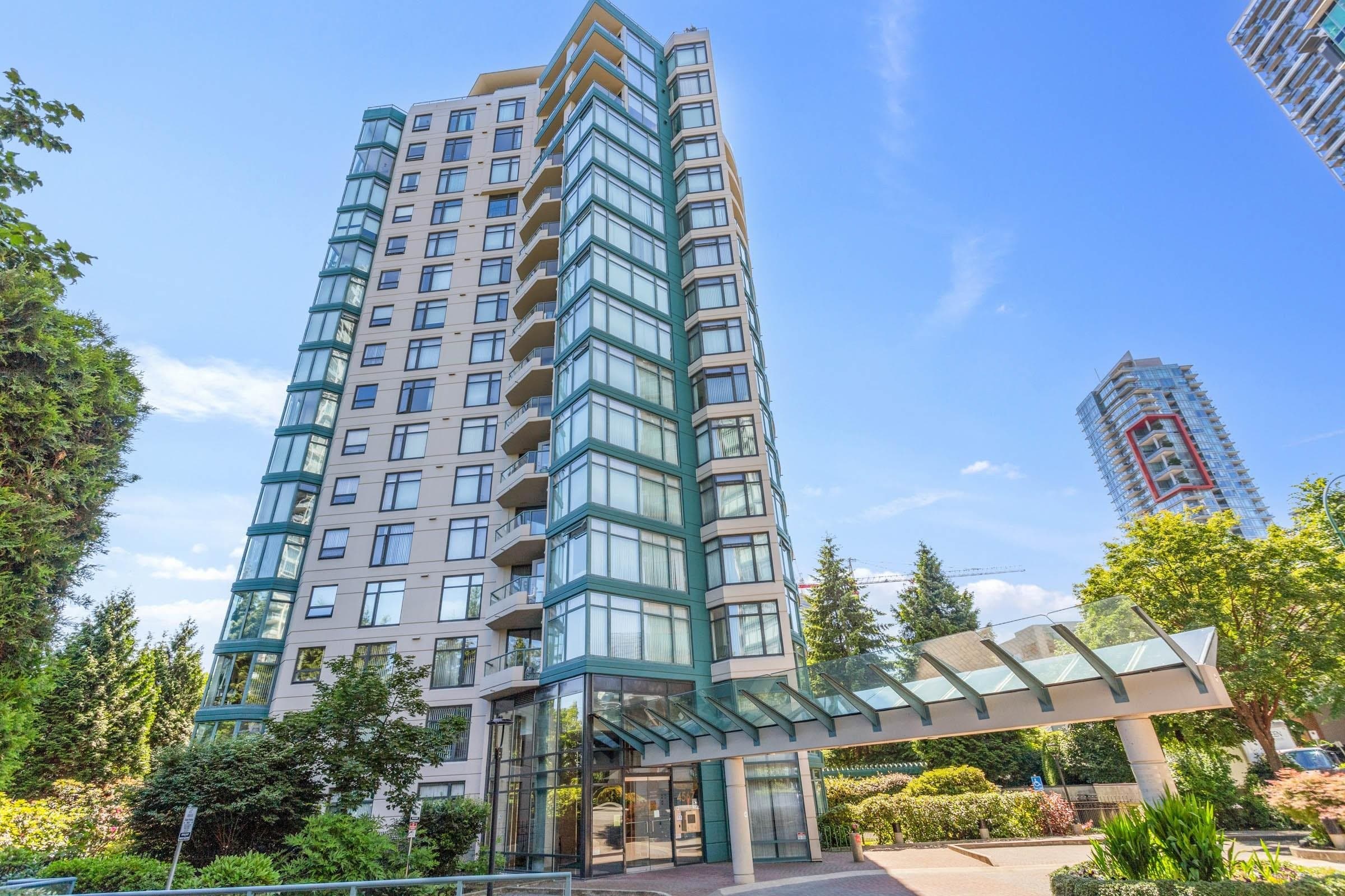906 - 4567 Hazel Street, Burnaby