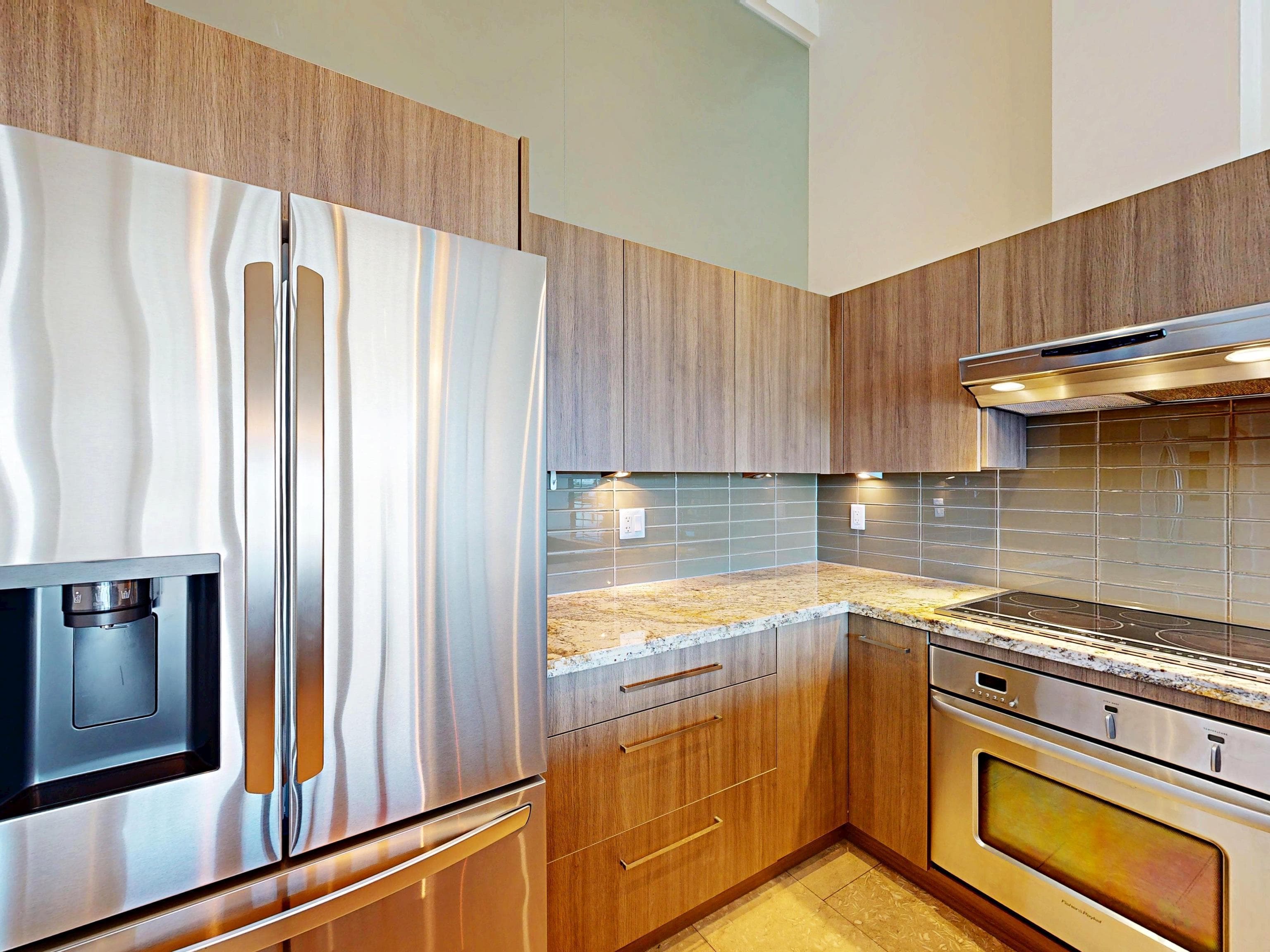 402 - 650 Evergreen Place, North Vancouver, V7N 0A5 — photo 4