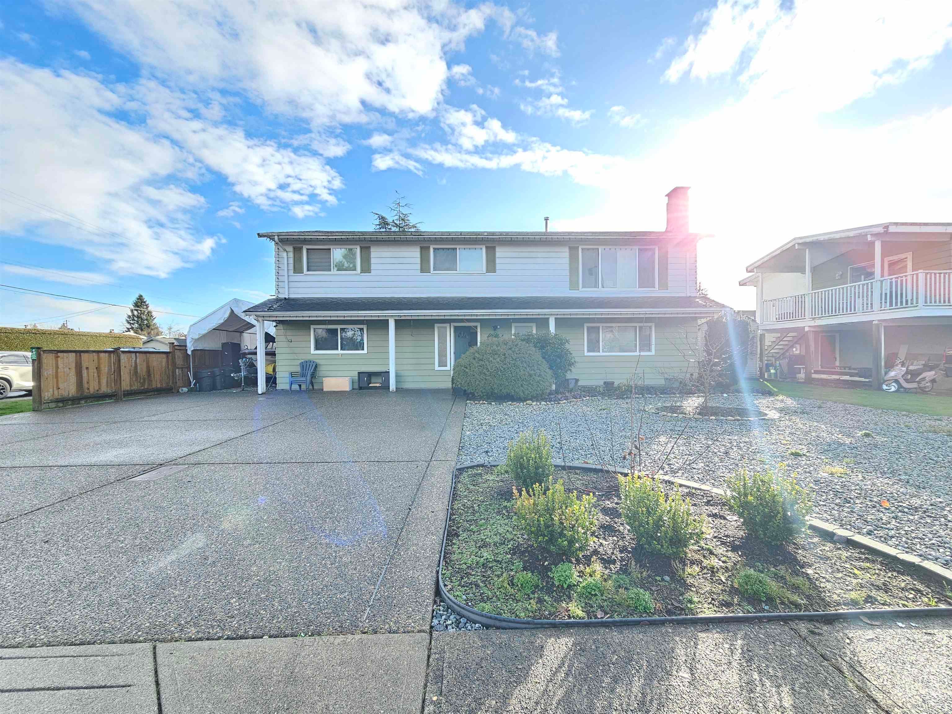 5574 49 Avenue, Delta