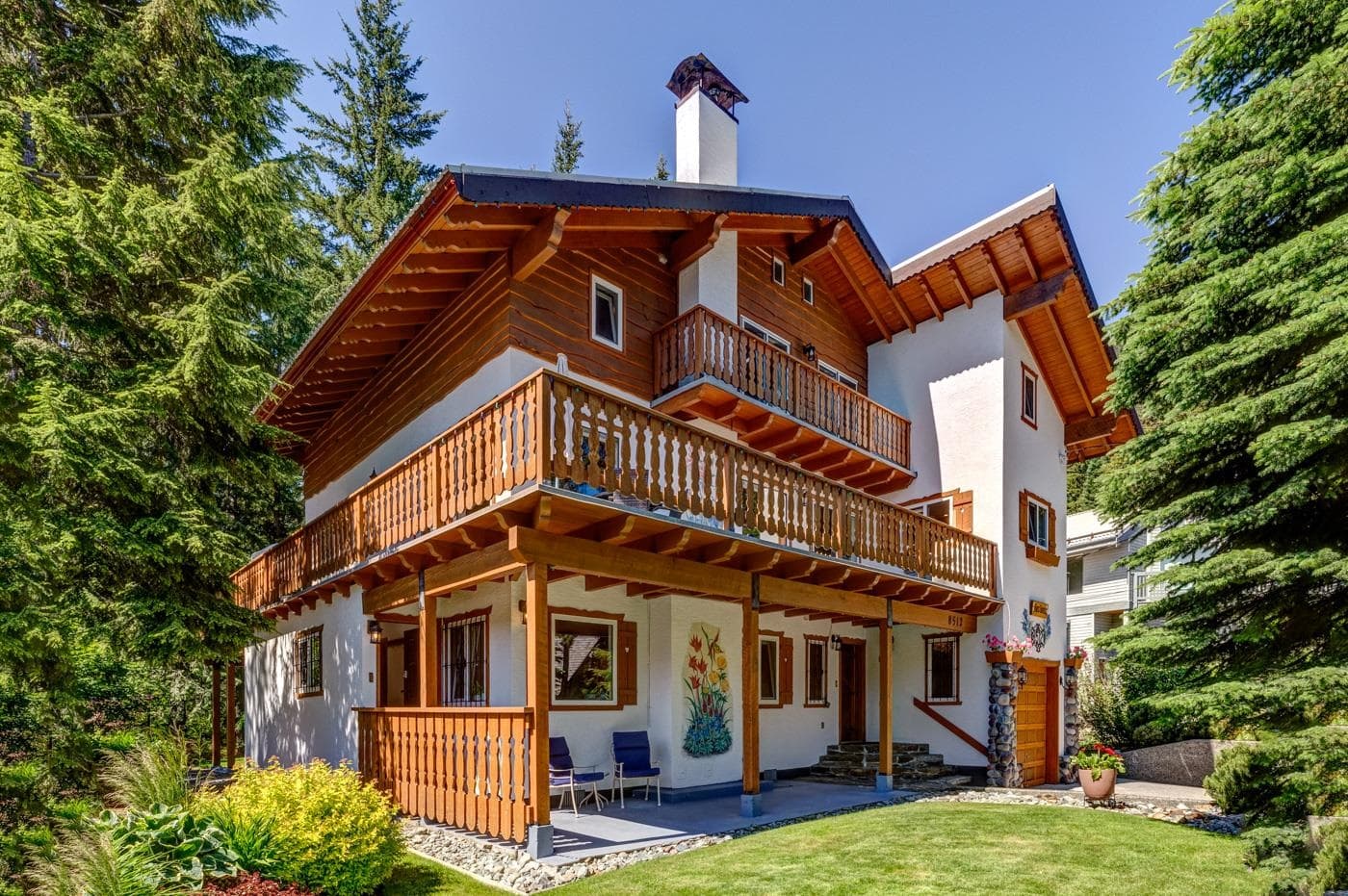 8512 Drifter Way, Whistler