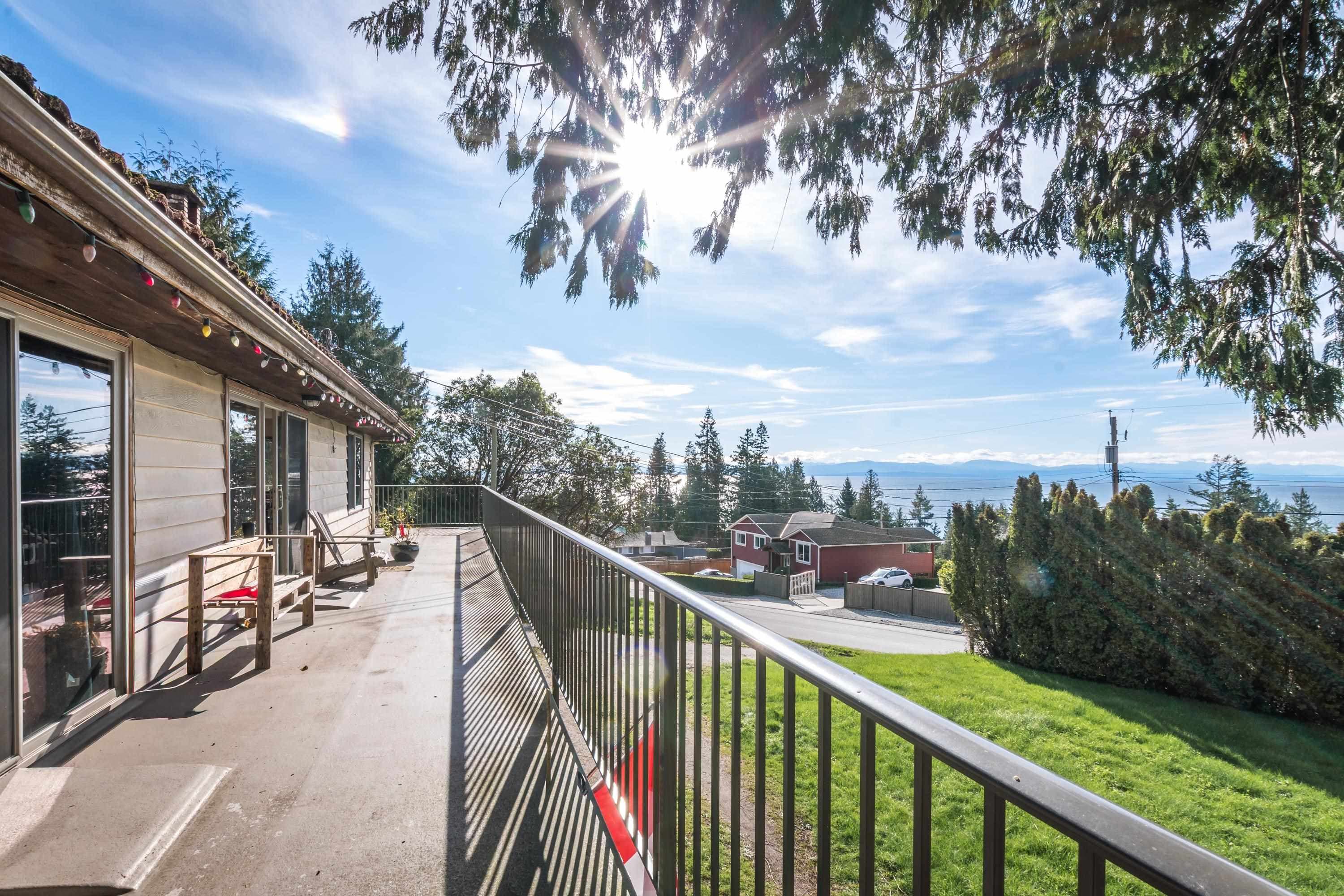 4902 Laurel Avenue, Sechelt