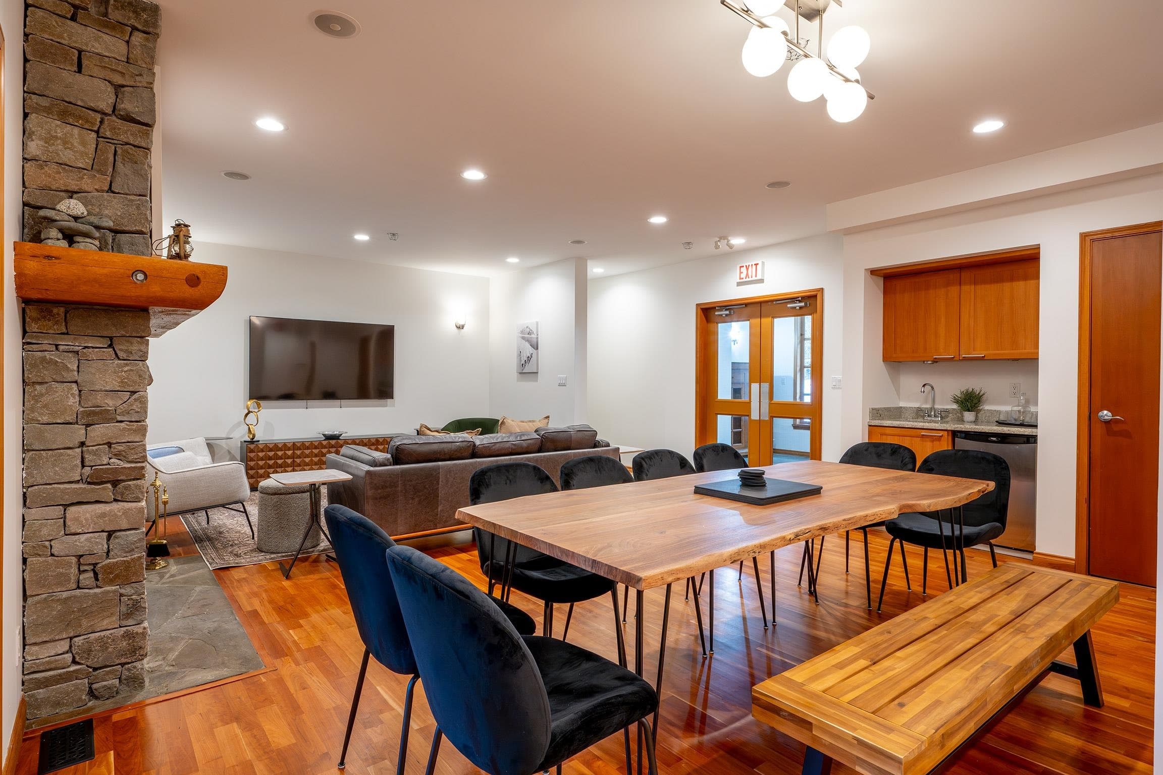 3012 Alpine Crescent, Whistler, V8E 0B8 — photo 5