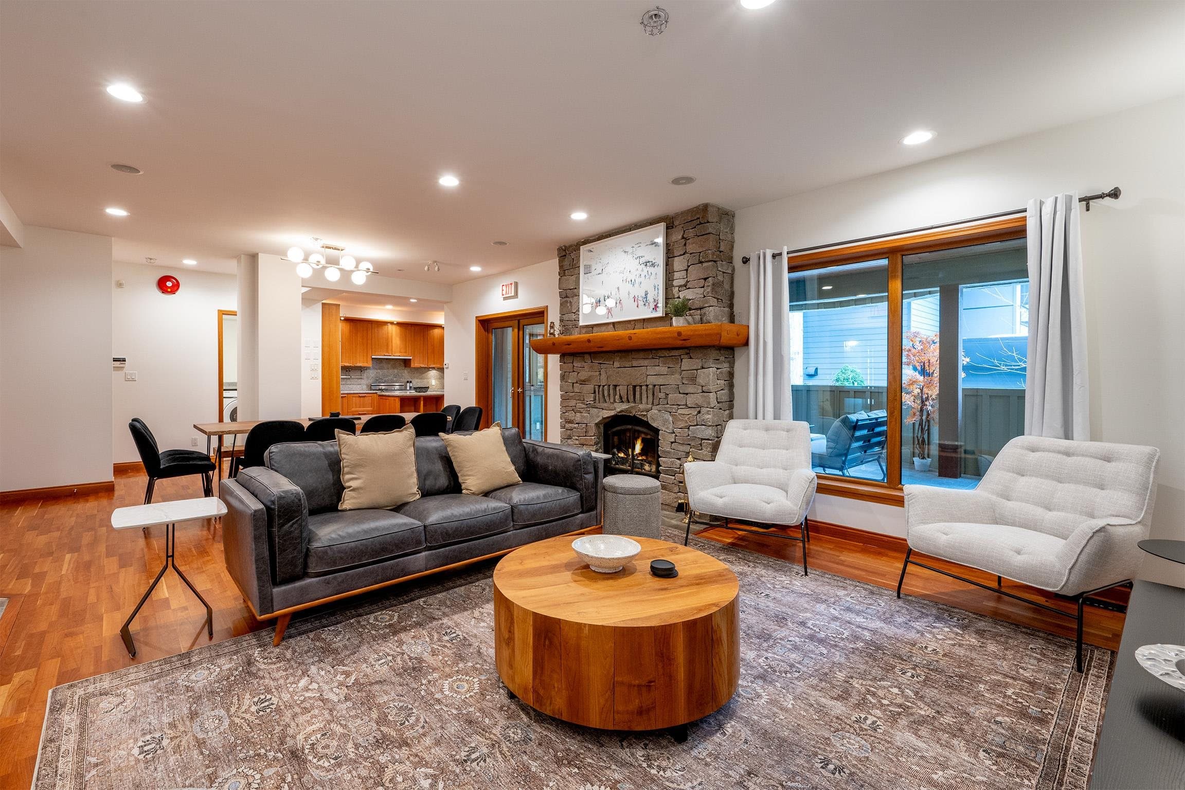3012 Alpine Crescent, Whistler, V8E 0B8 — photo 4