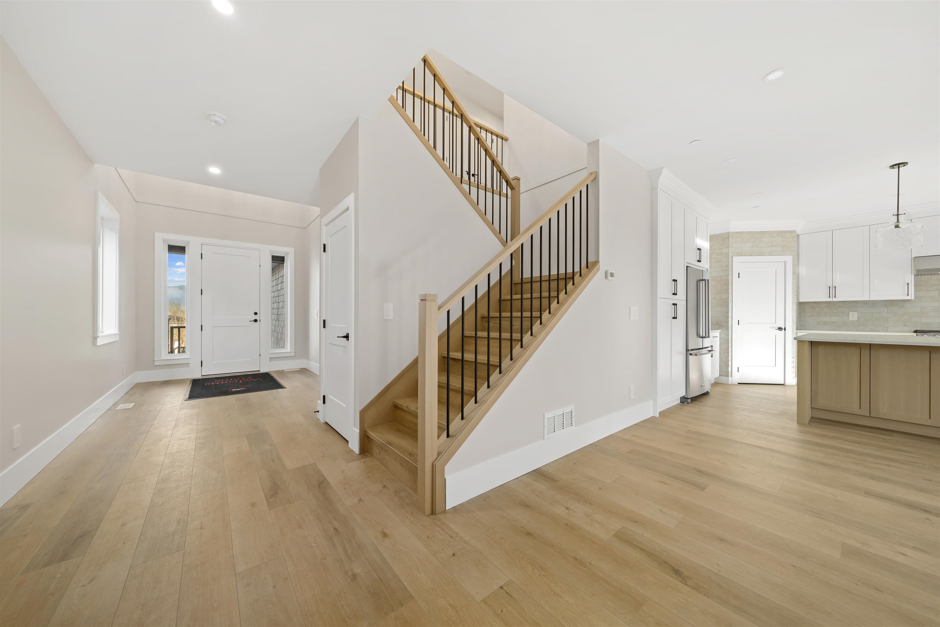 13544 Birdtail Drive, Maple Ridge, V4R 2P7 — photo 3