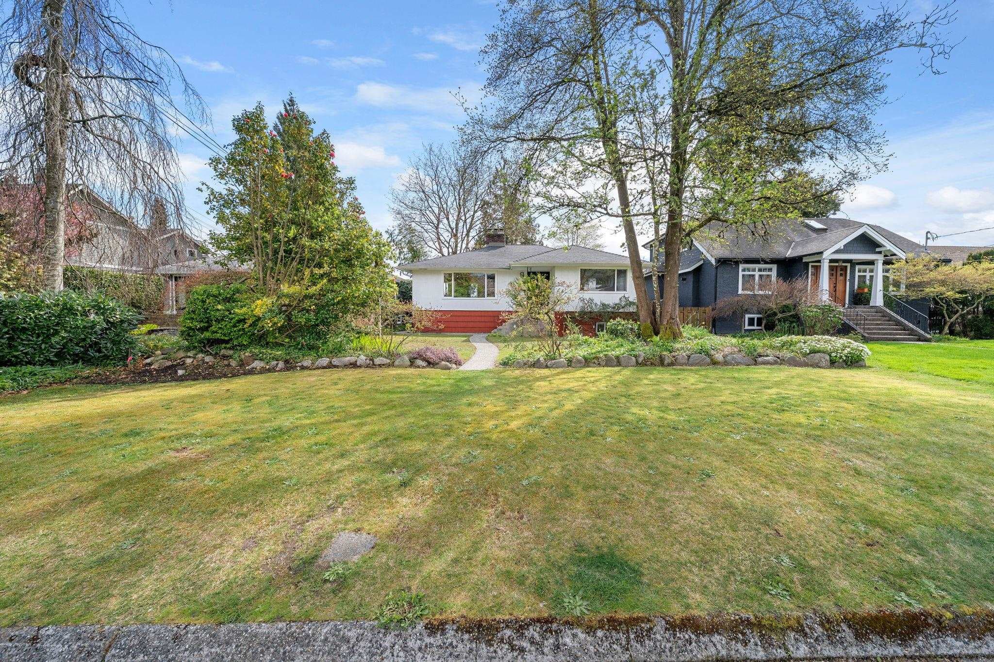 753 E 9th Street, North Vancouver