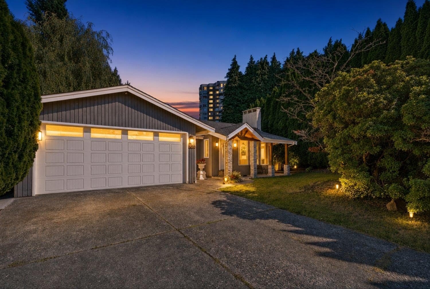 3222 Comox Court, Abbotsford, V2S 7B4 — photo 1