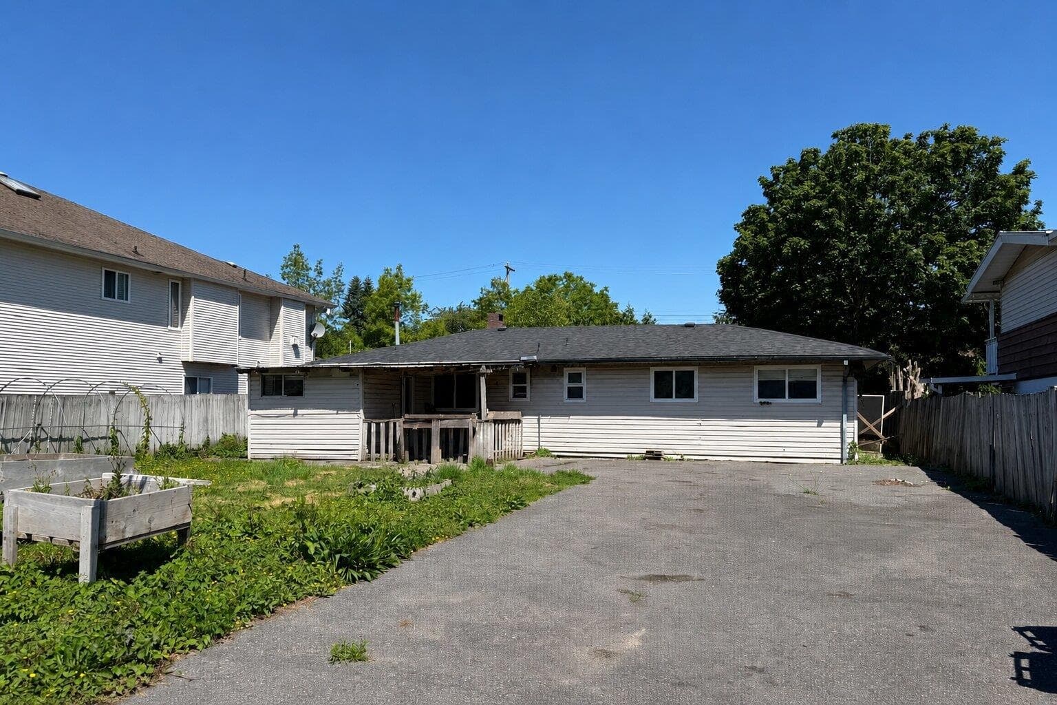 14086 72 Avenue, Surrey