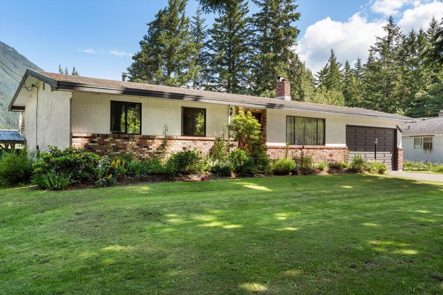 63155 Yale Road, Hope, V0X 1L2 — photo 1