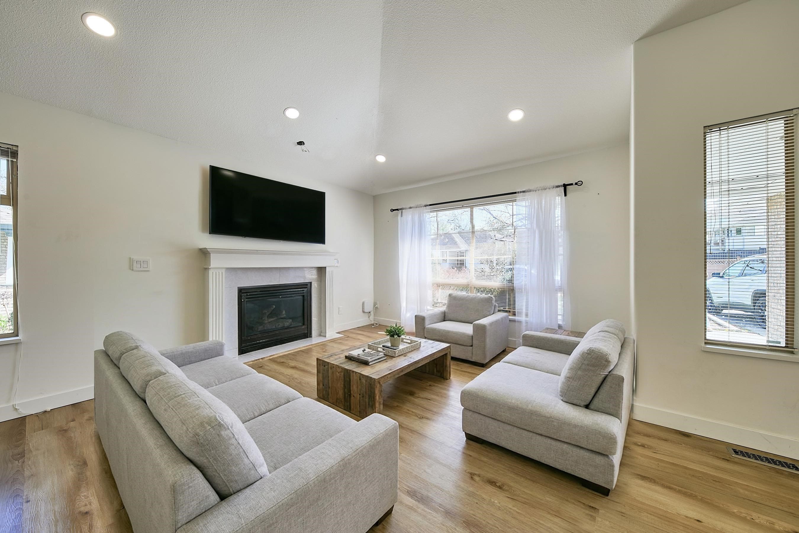 23015 124b Avenue, Maple Ridge, V2X 0X2 — photo 3