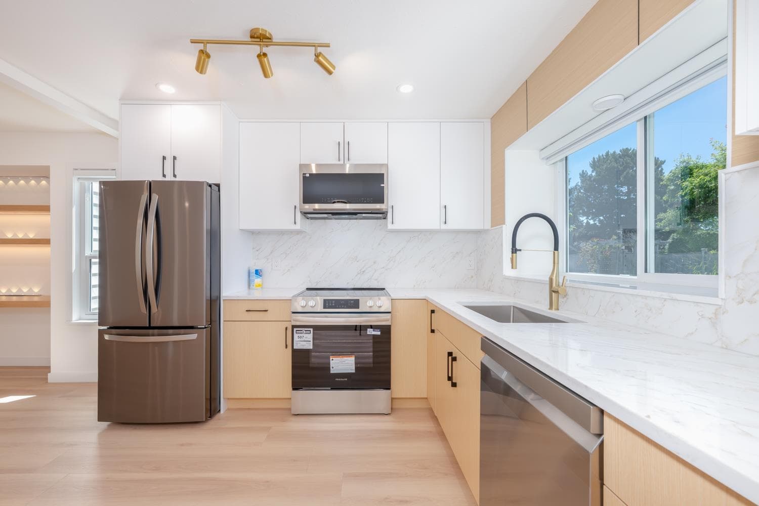 15092 19a Avenue, Surrey