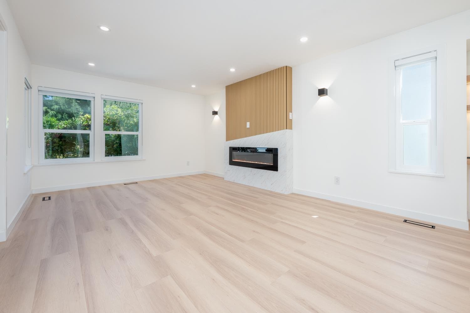 15092 19a Avenue, Surrey, V4A 7G8 — photo 5