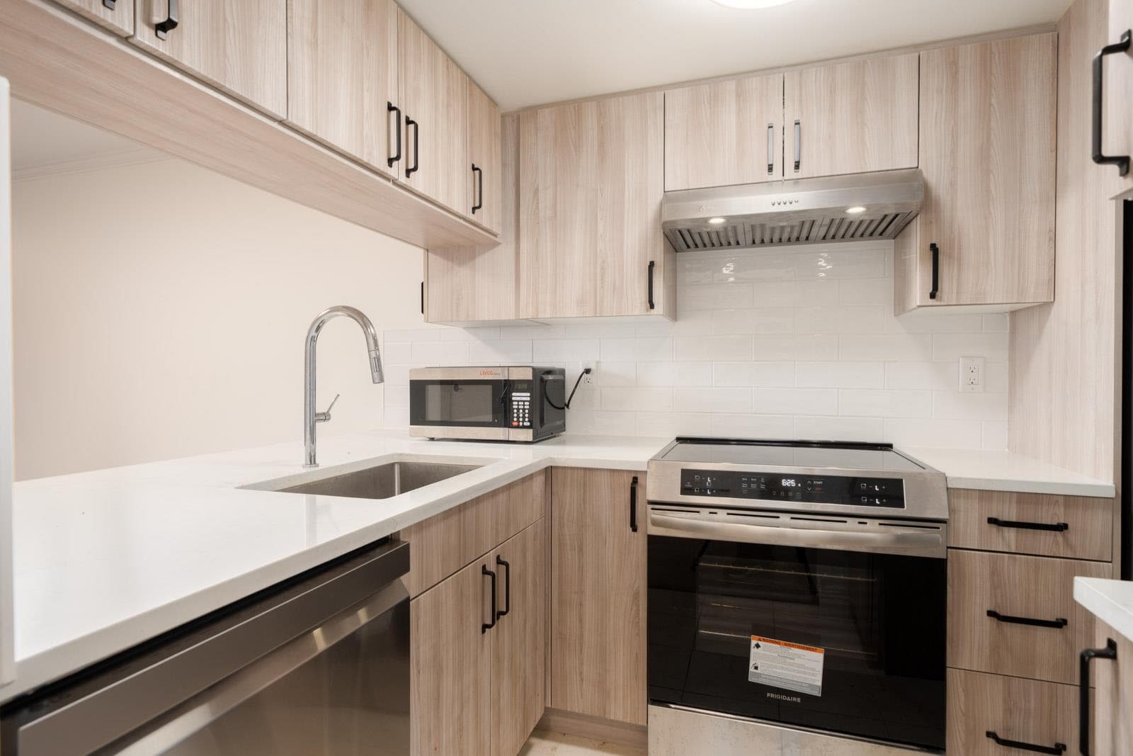 103 - 1550 SW Marine Drive, Vancouver, V6P 6A6 — photo 2