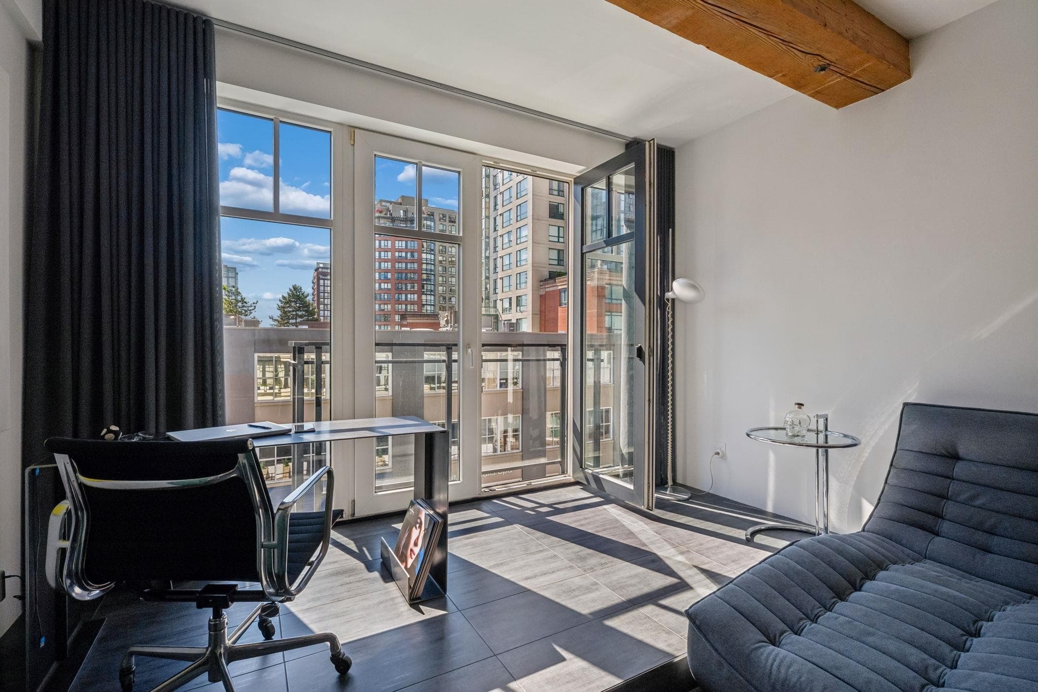 308 - 1275 Hamilton Street, Vancouver, V6B 1E2 — photo 1
