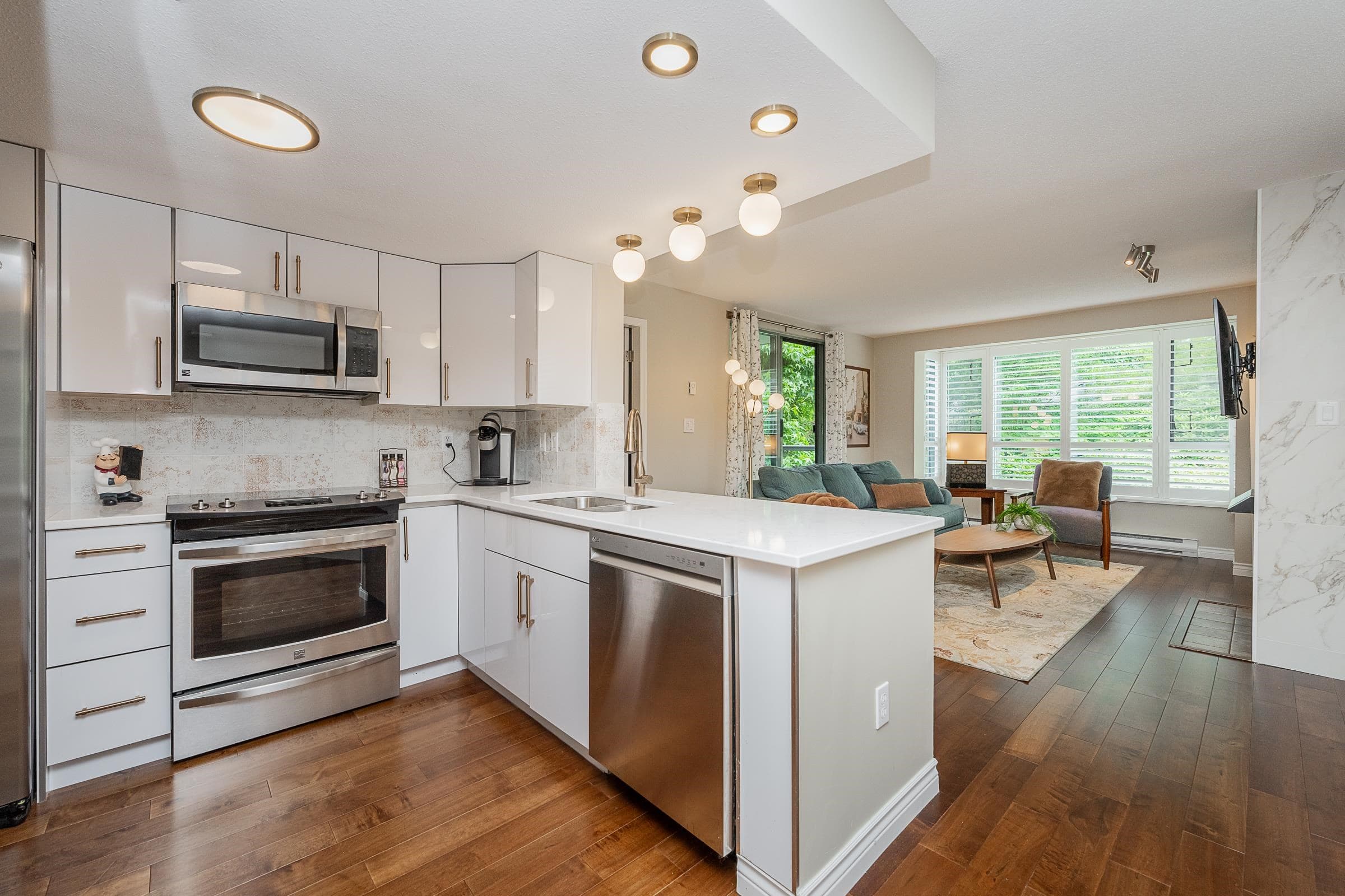 304 - 220 Newport Drive, Port Moody, V3H 5B8 — photo 4