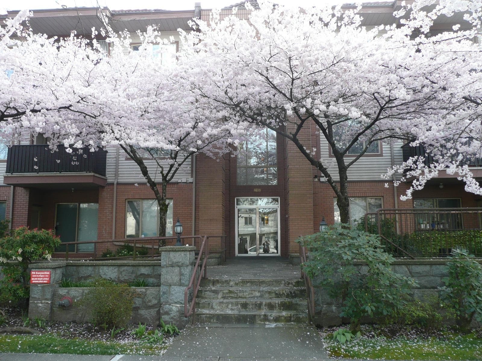 209 - 6688 Burlington Avenue, Burnaby