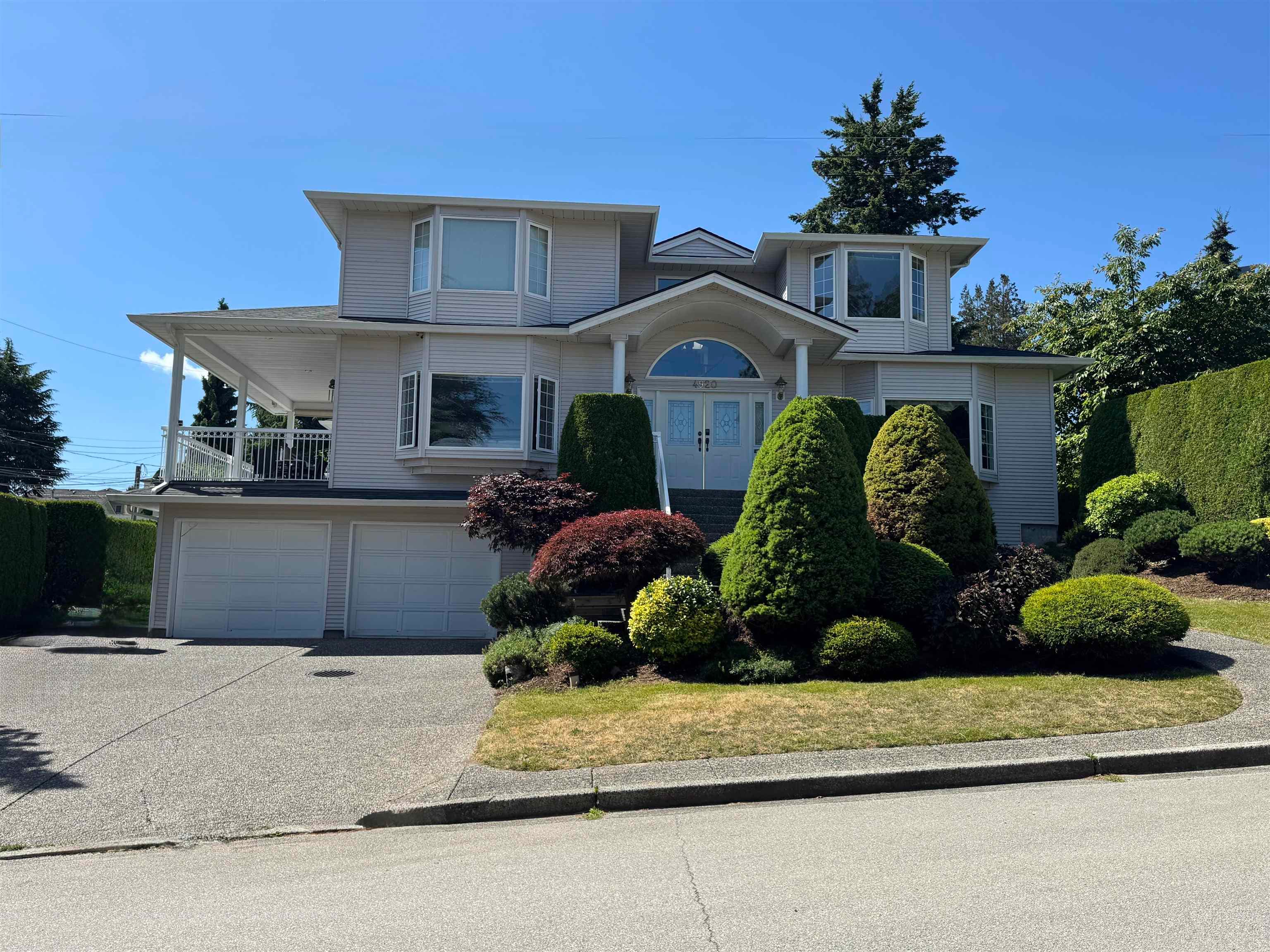 4920 Sardis Crescent, Burnaby, V5H 3K3 — photo 1
