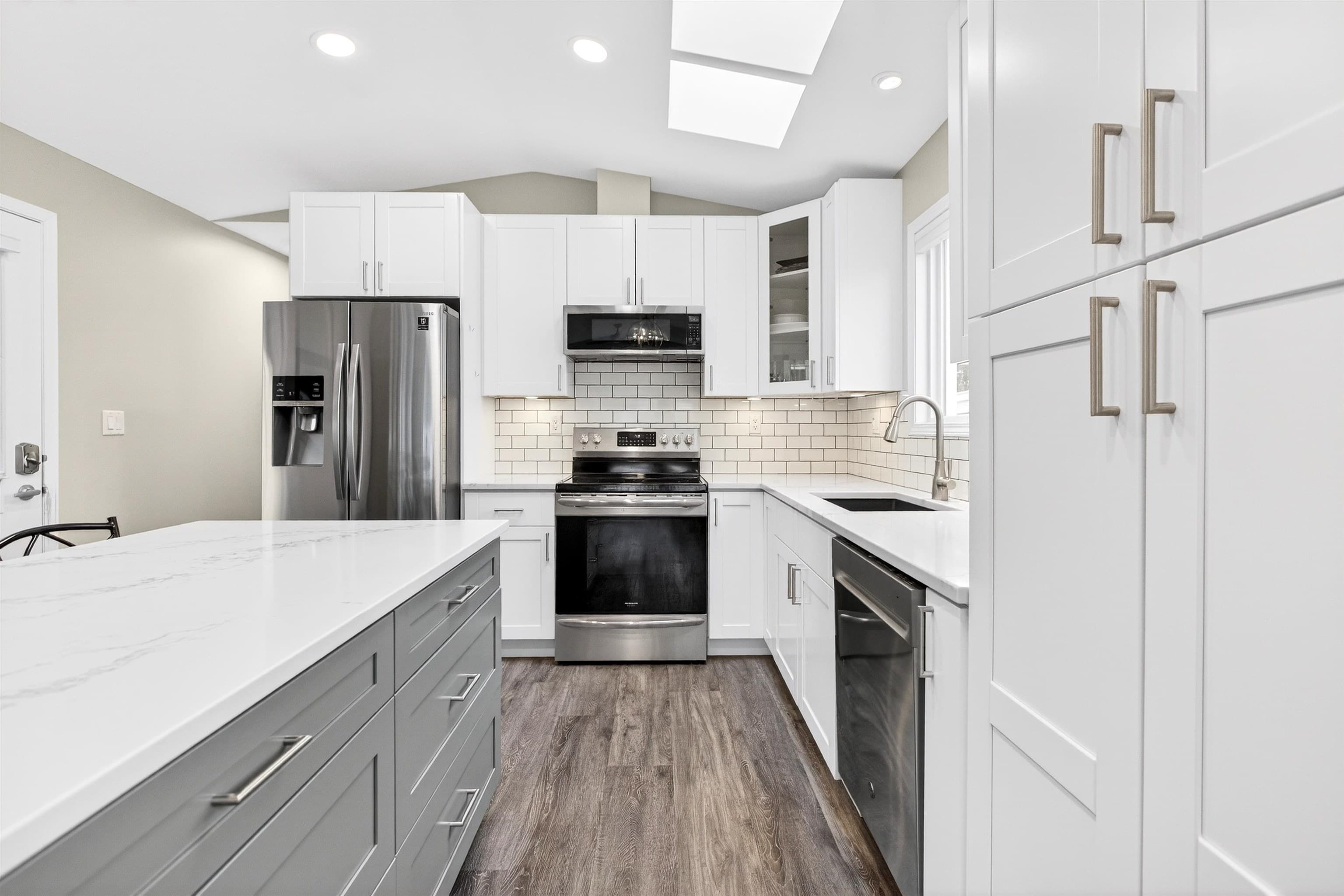 19635 Planetree Lane, Pitt Meadows, V3Y 1Z3 — photo 1